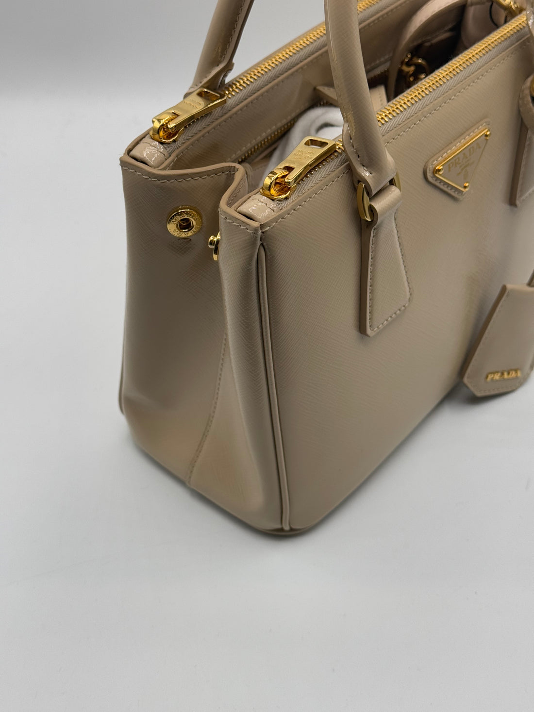 Prada - Sac Galleria small sable