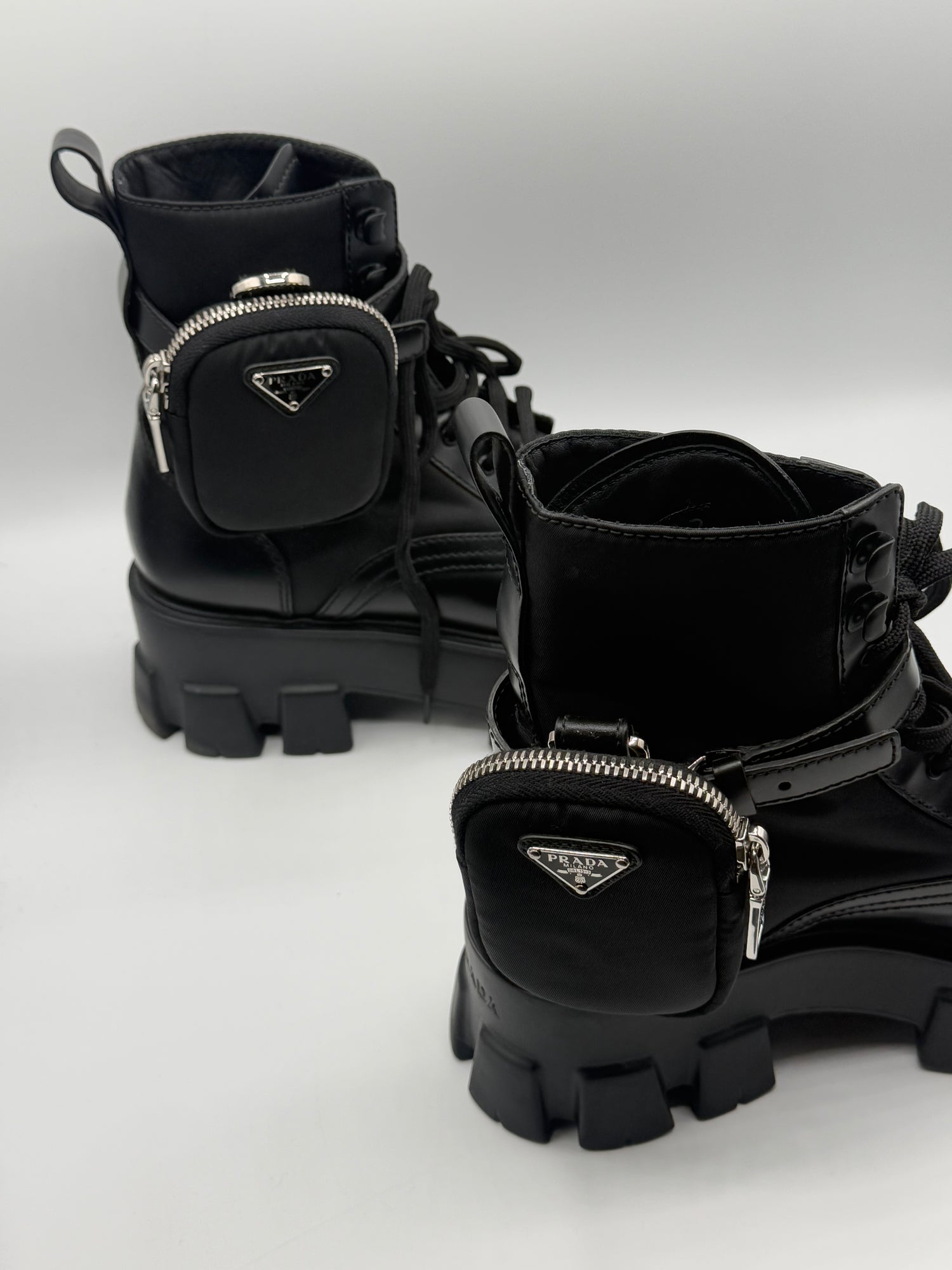 Prada - Bottes Monolith en cuir et Re-nylon T38