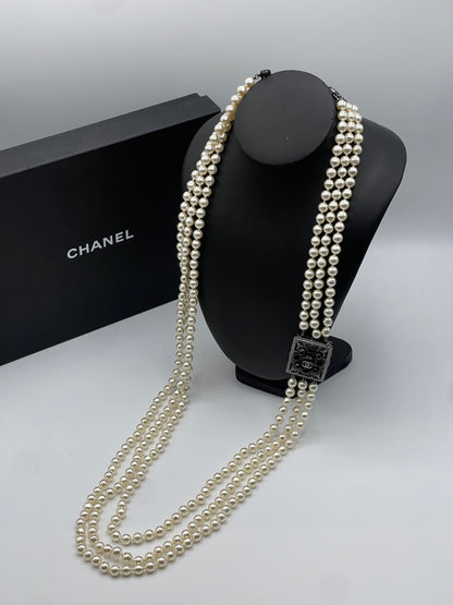 Chanel - Sautoir trois rangs de perles