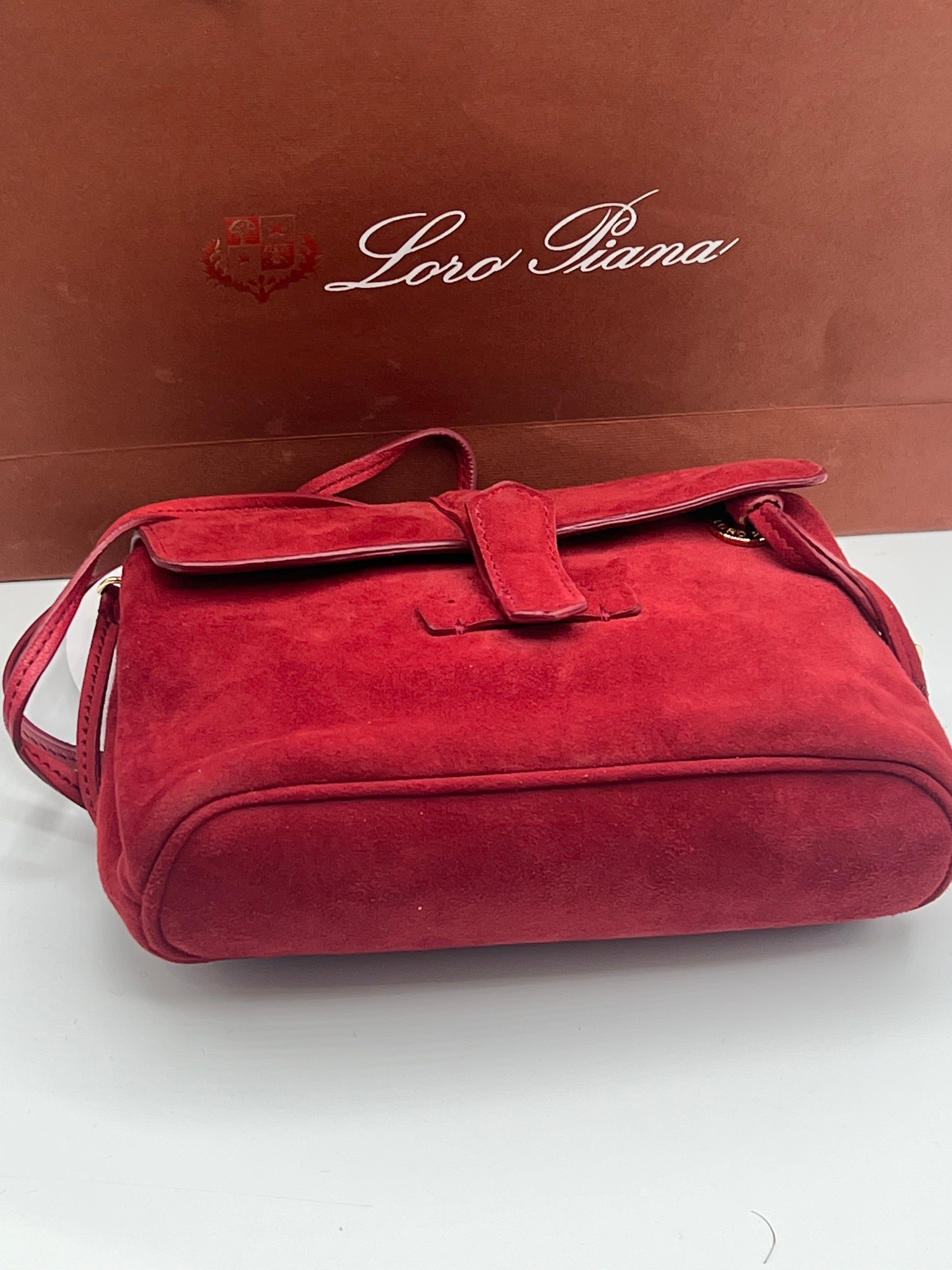 Loro Piana - petit sac bandoulière daim rouge