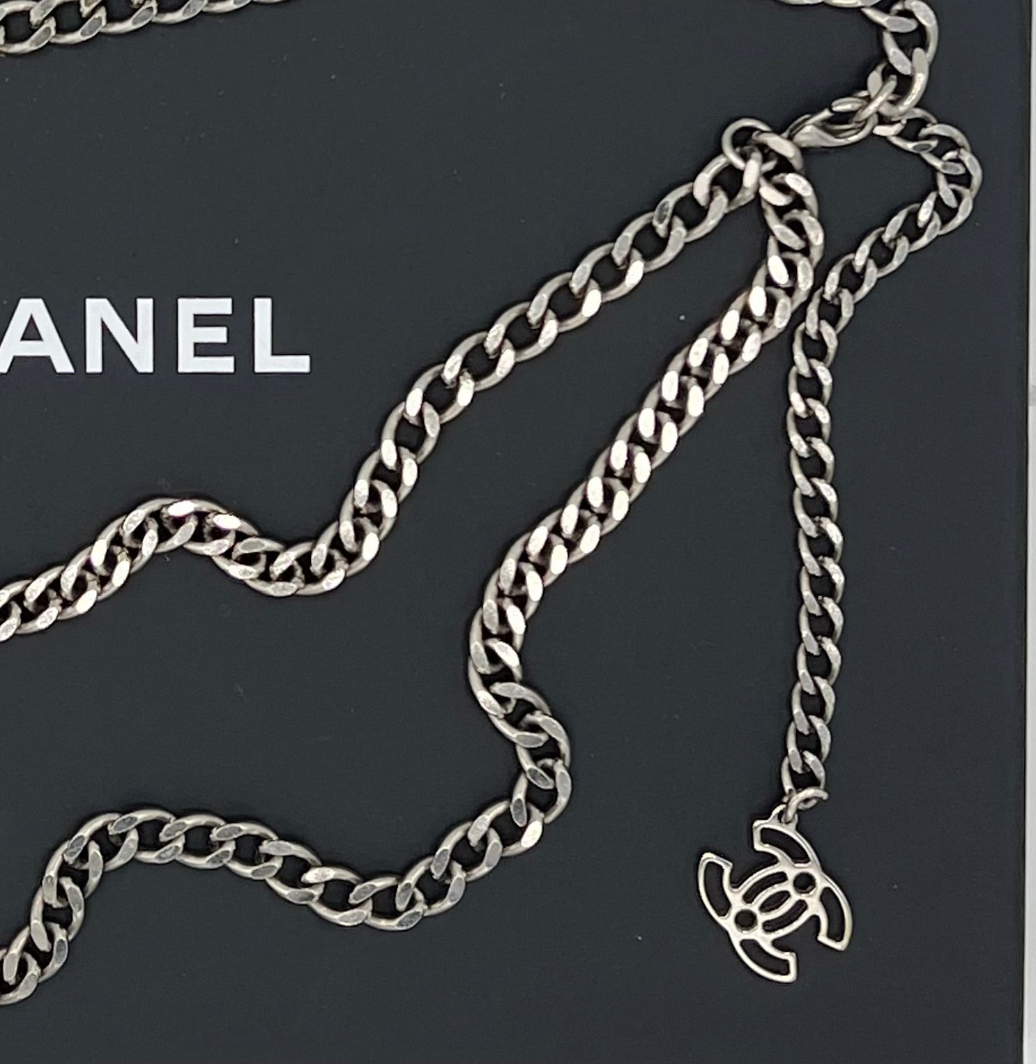 Chanel ceinture chaine metal argente