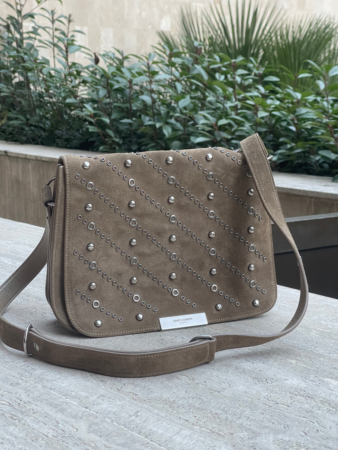 Saint Laurent – ​​Messenger-Tasche aus Etoupé-Wildleder