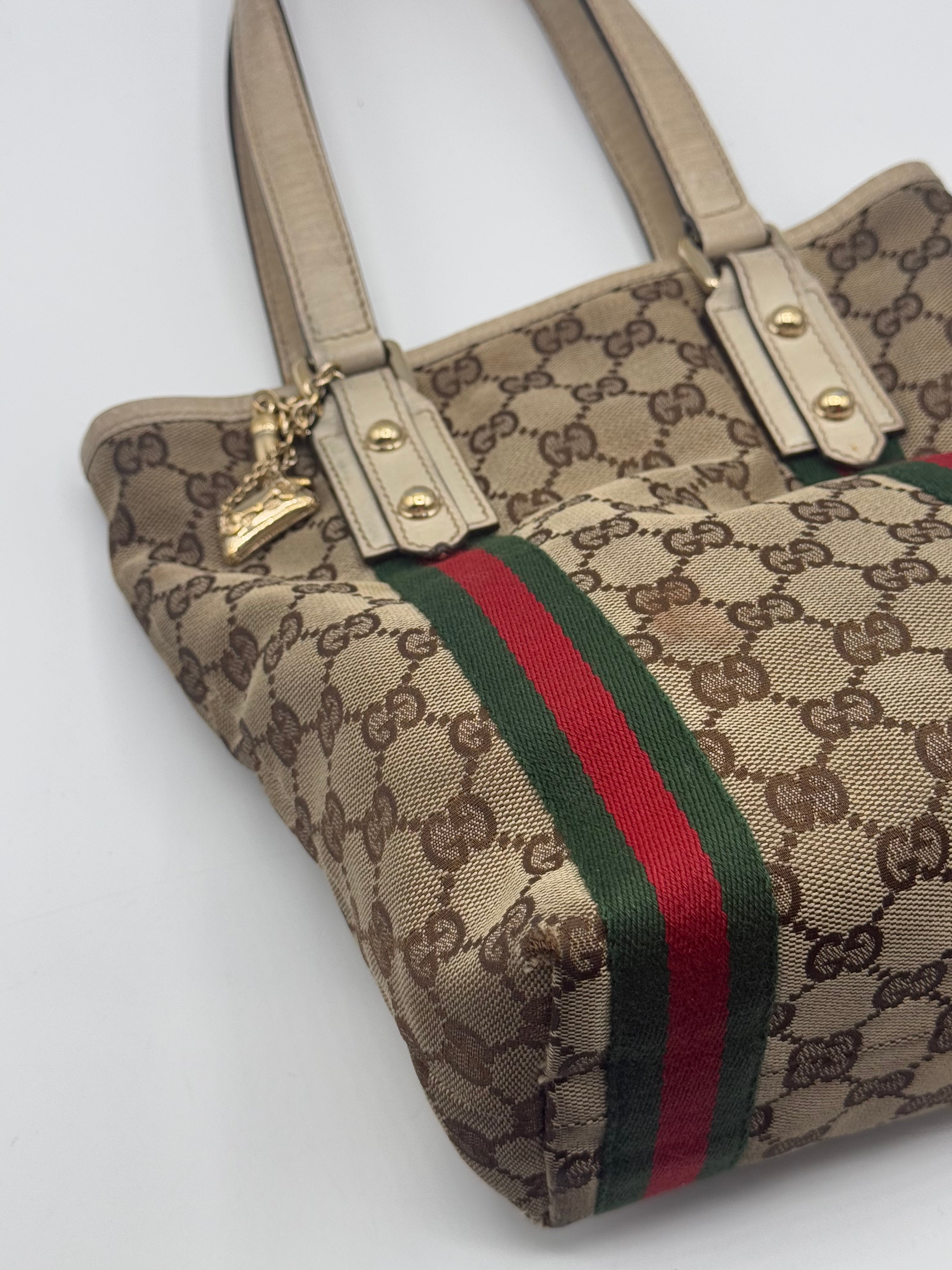 Gucci - sac seau monogramme et charm