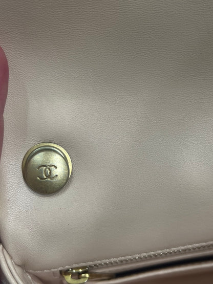 Chanel - mini sac à Rabat cuir nude chaîne rétractable