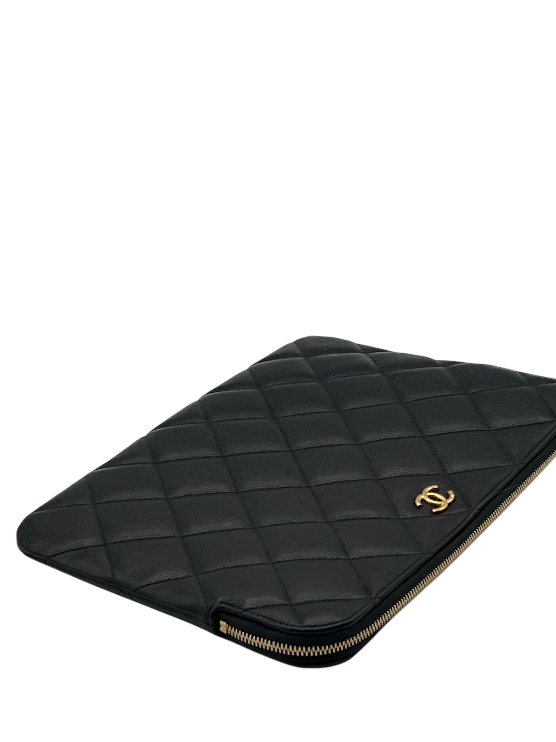 Chanel - pochette cuir caviar noir