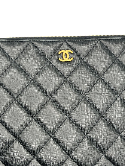 Chanel - pochette cuir caviar noir