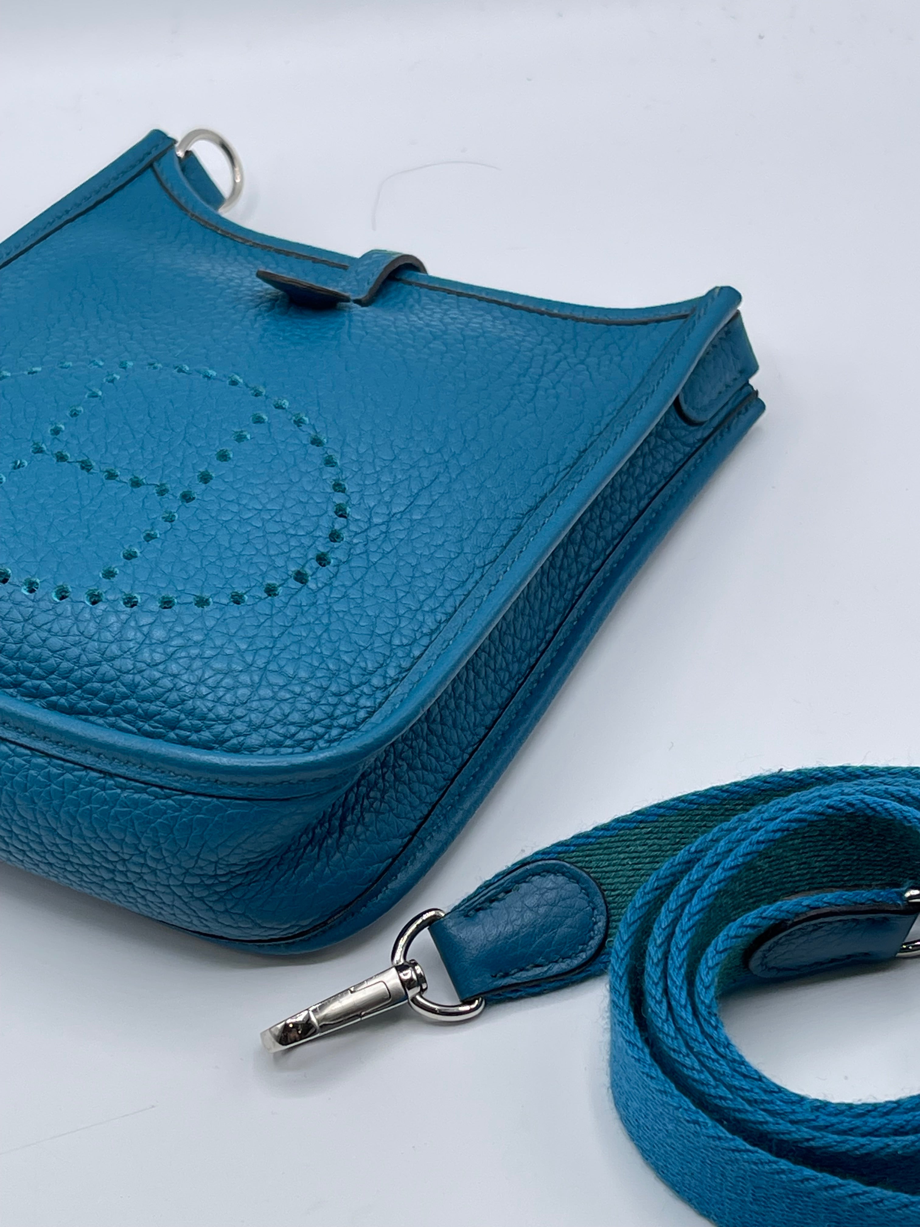 Hermès - Mini Evelyne 16 bleu canard