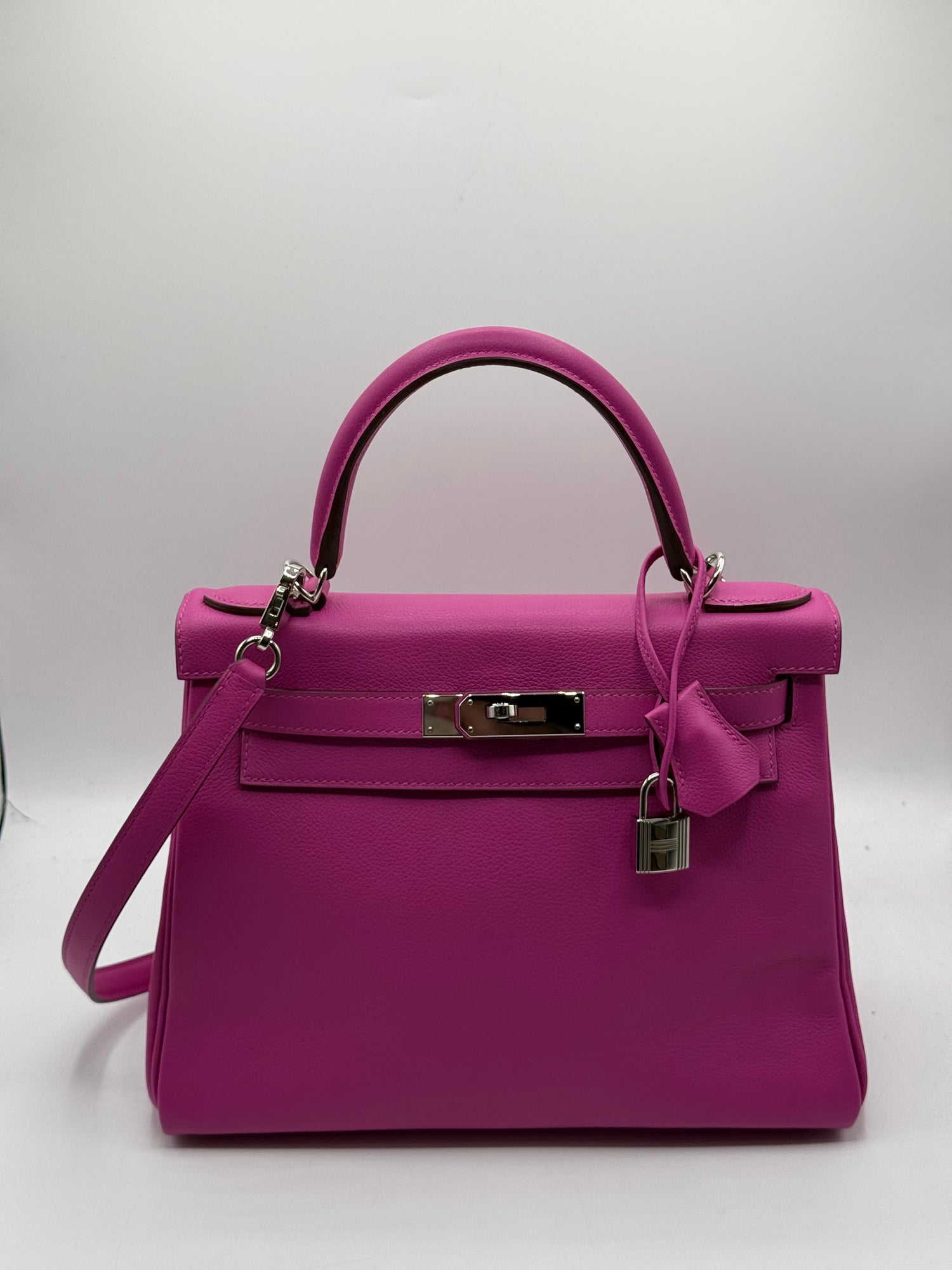 Hermès - Sac Kelly 28 cuir evercolor magnolia