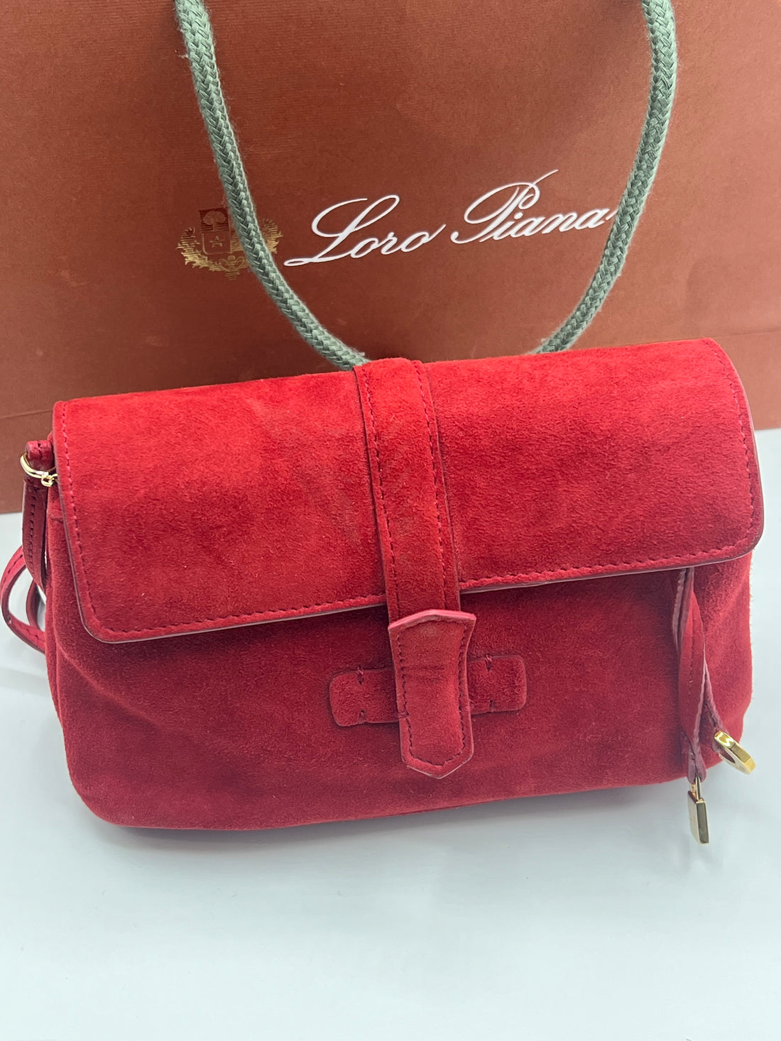 Loro Piana - petit sac bandoulière daim rouge