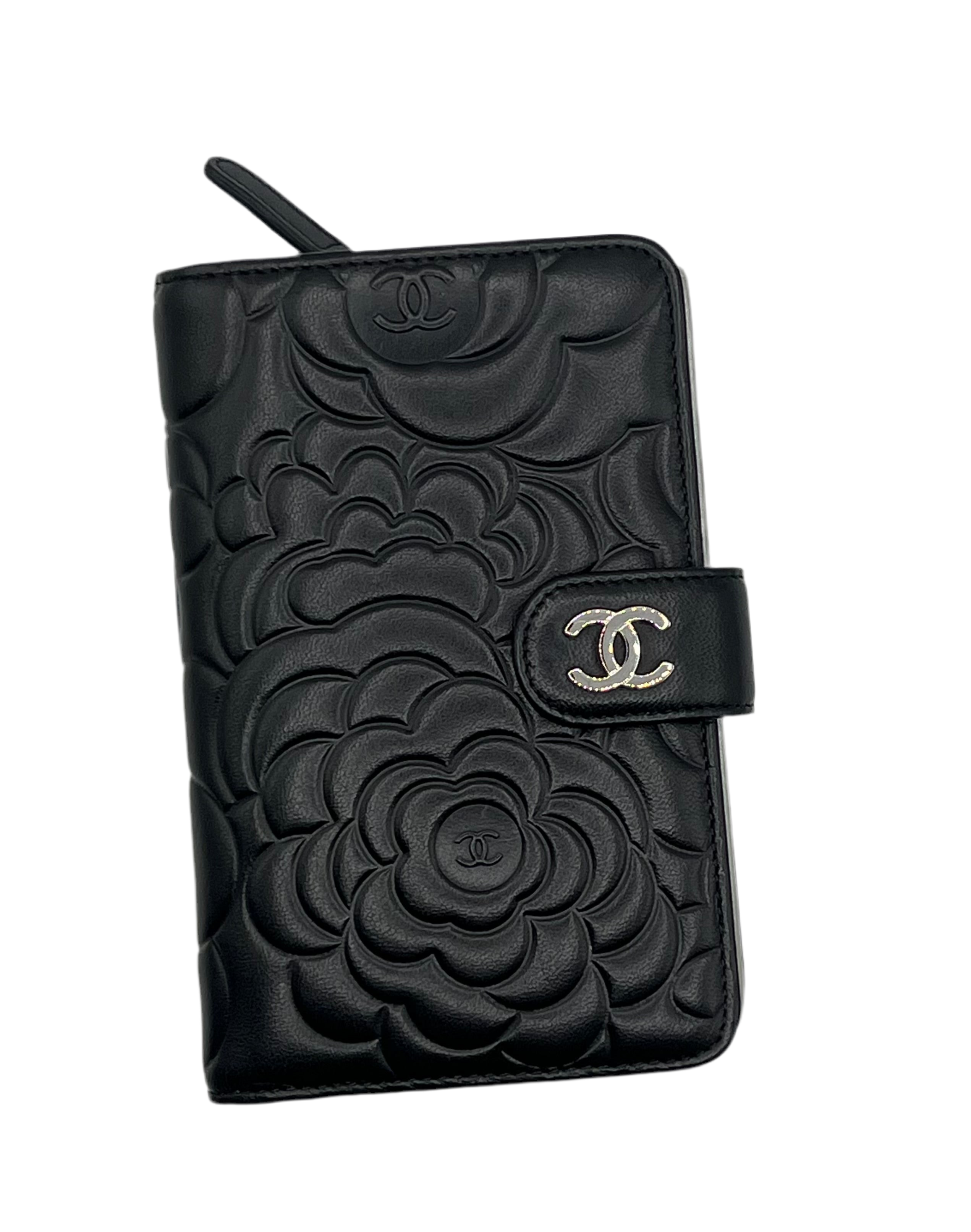 Chanel - portefeuille camélia cuir noir