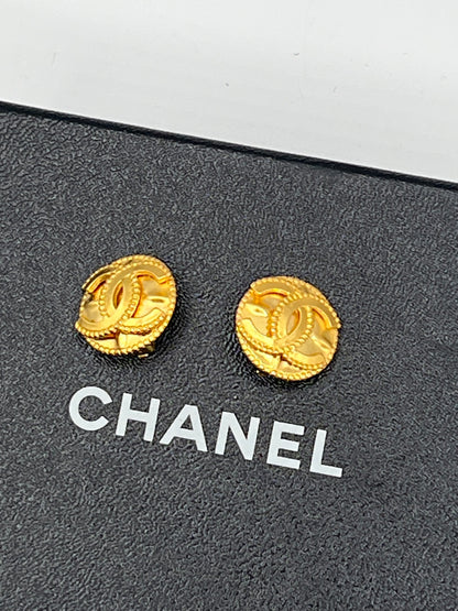 Chanel - boucles d’oreilles clips dorées