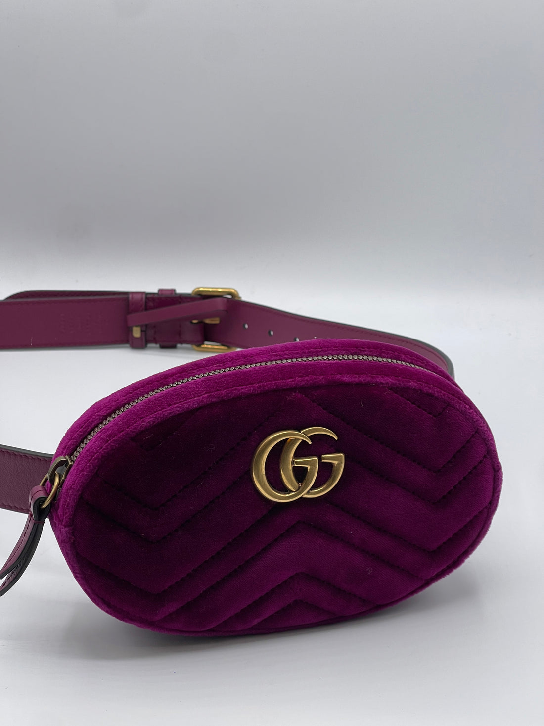 Gucci - Marmont purple velvet belt bag