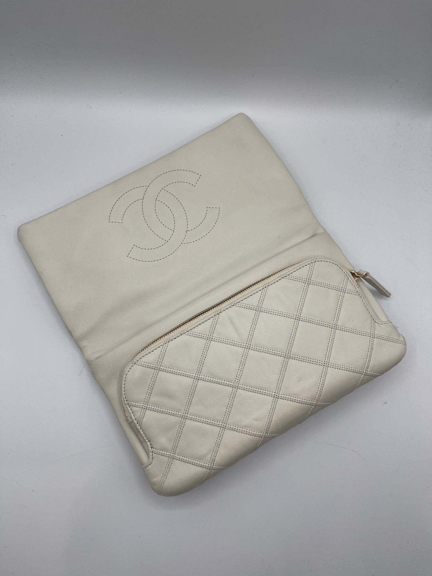 Chanel - Pochette Matelassé à rabat