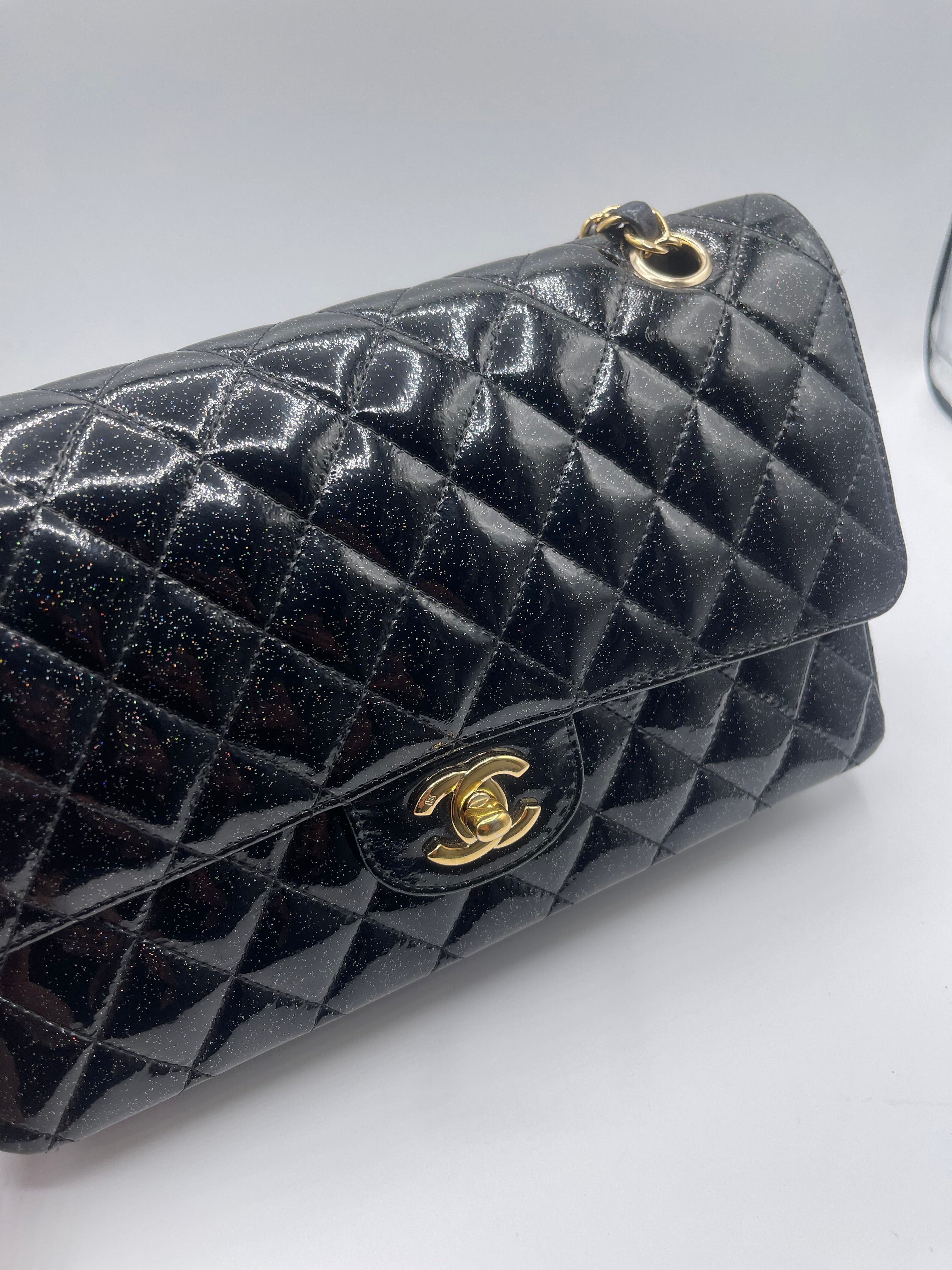 Chanel - Sac 11.12 Timeless noir verni pailleté