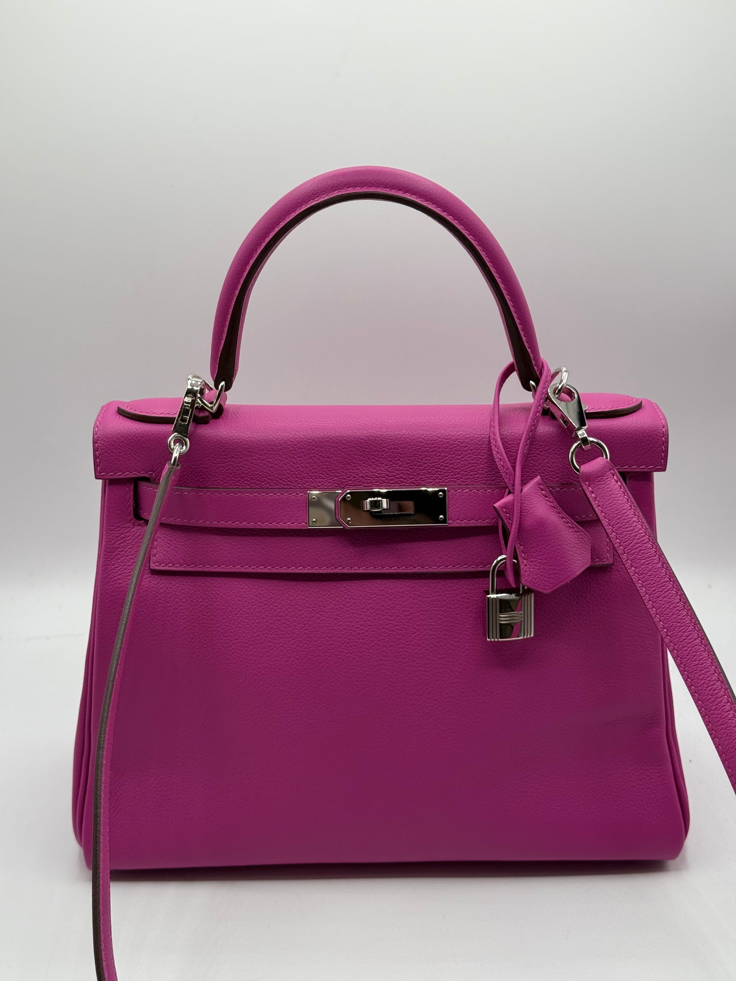 Hermès - Sac Kelly 28 cuir evercolor magnolia