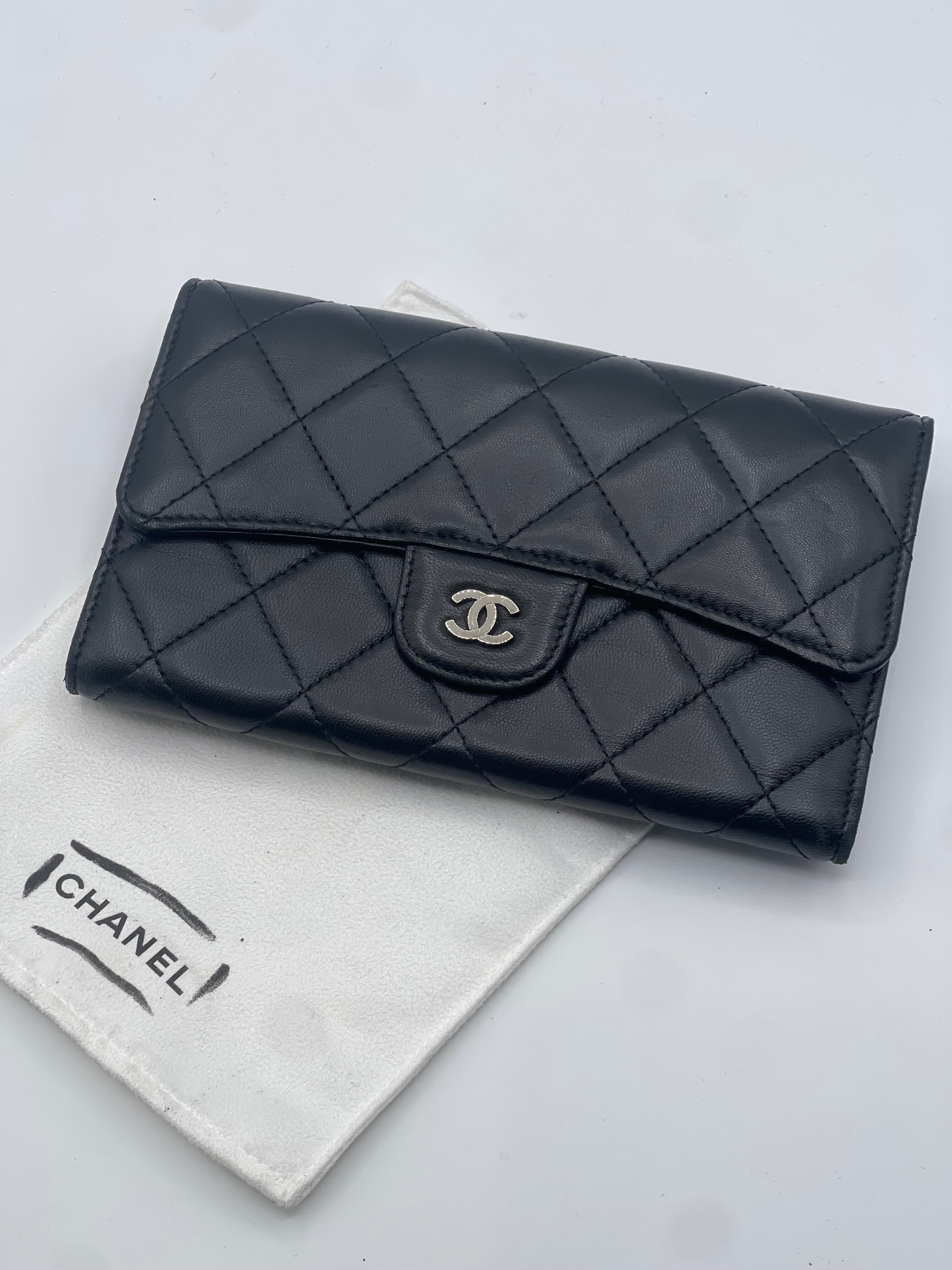 Portefeuilles Portes Cartes Occasion Chanel Hermes Dior Les Folies d Eugenie