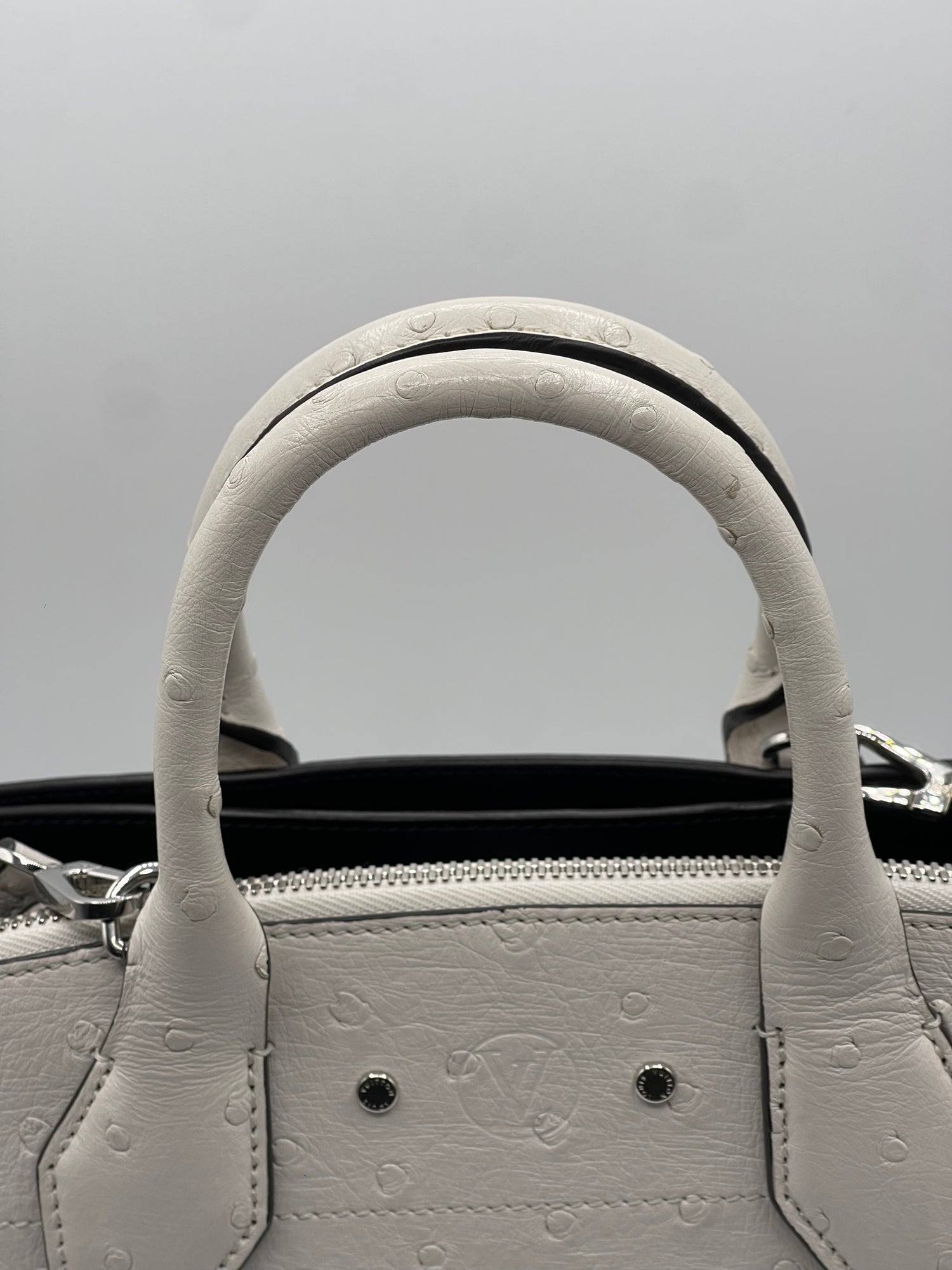 Louis Vuitton - Sac City Steamer PM Autruche