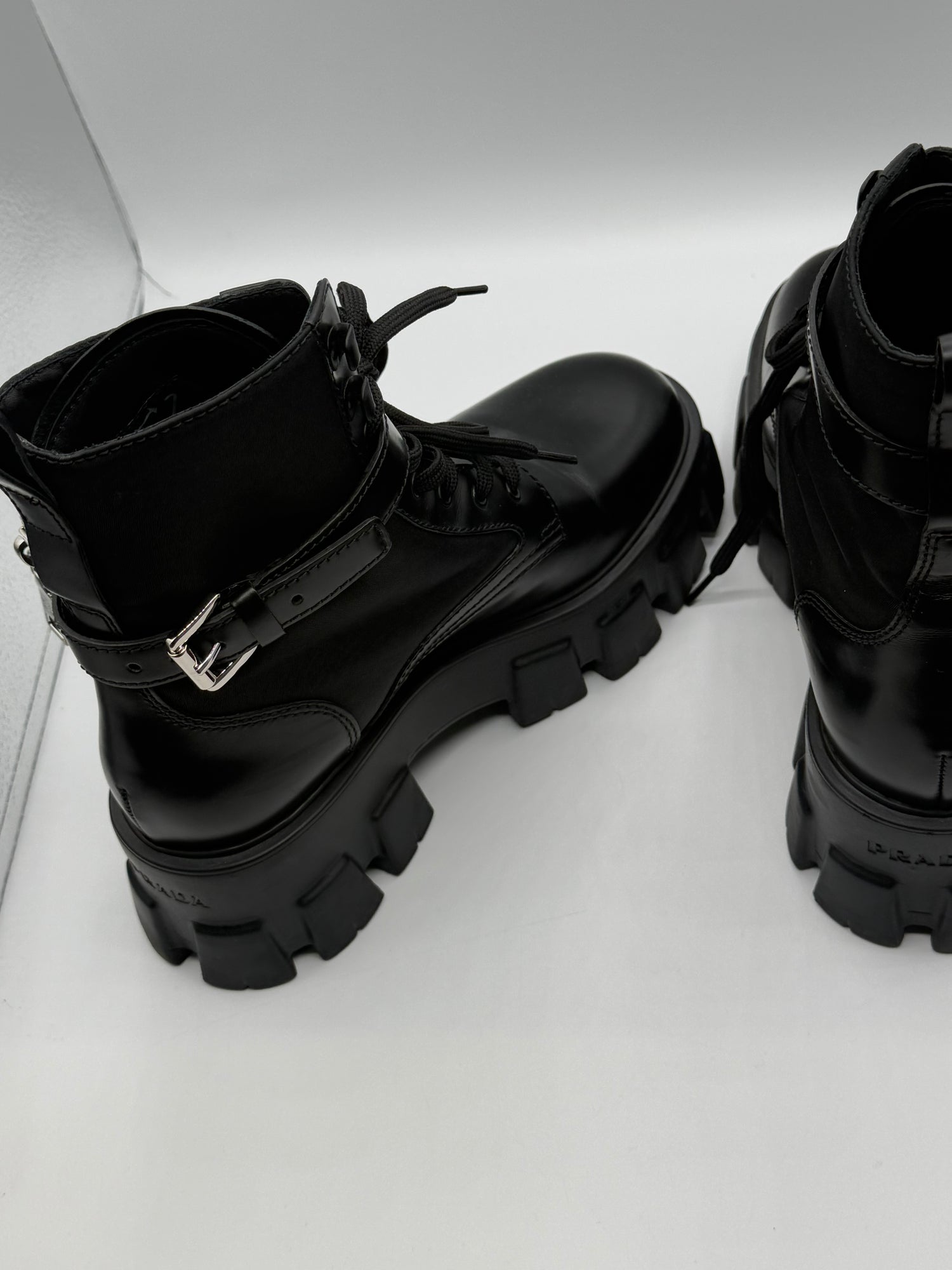 Prada - Bottes Monolith en cuir et Re-nylon T38