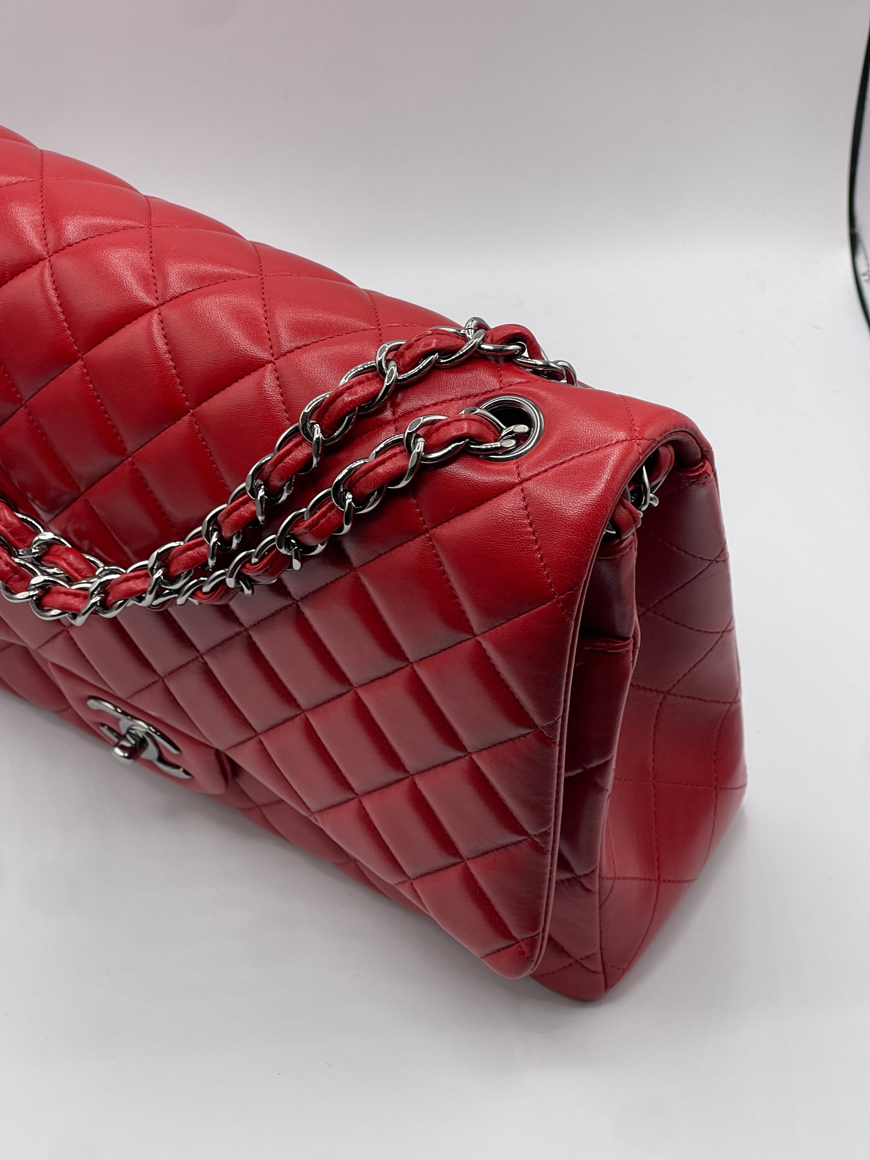 Chanel - Sac Classique Maxi Jumbo rouge