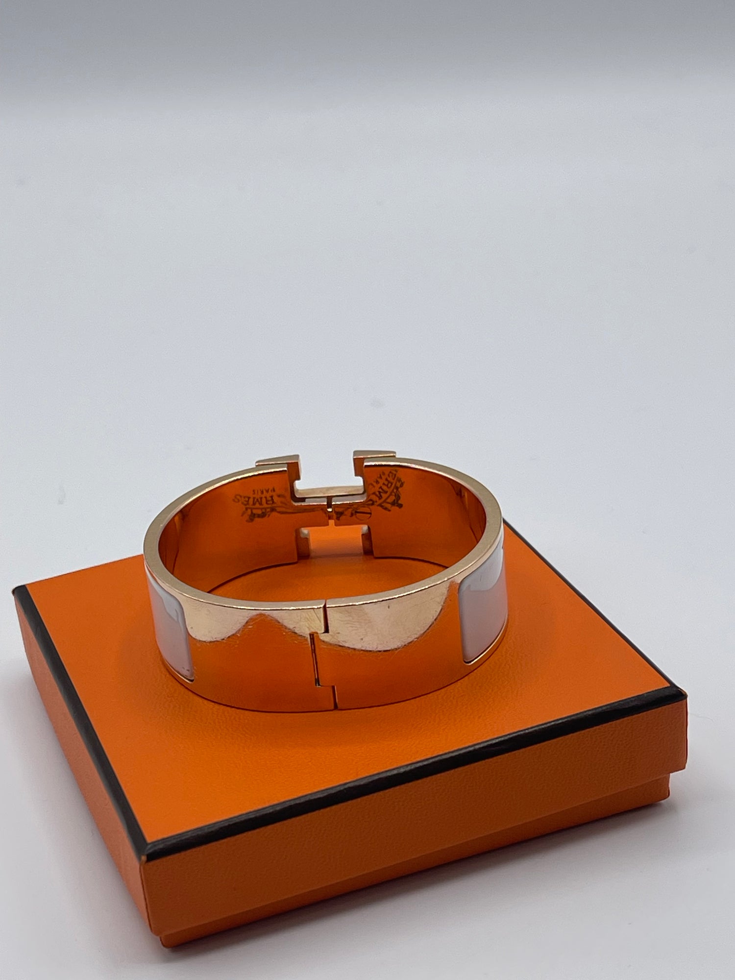 Hermès - Bracelet clic clac H blanc et or rose T1