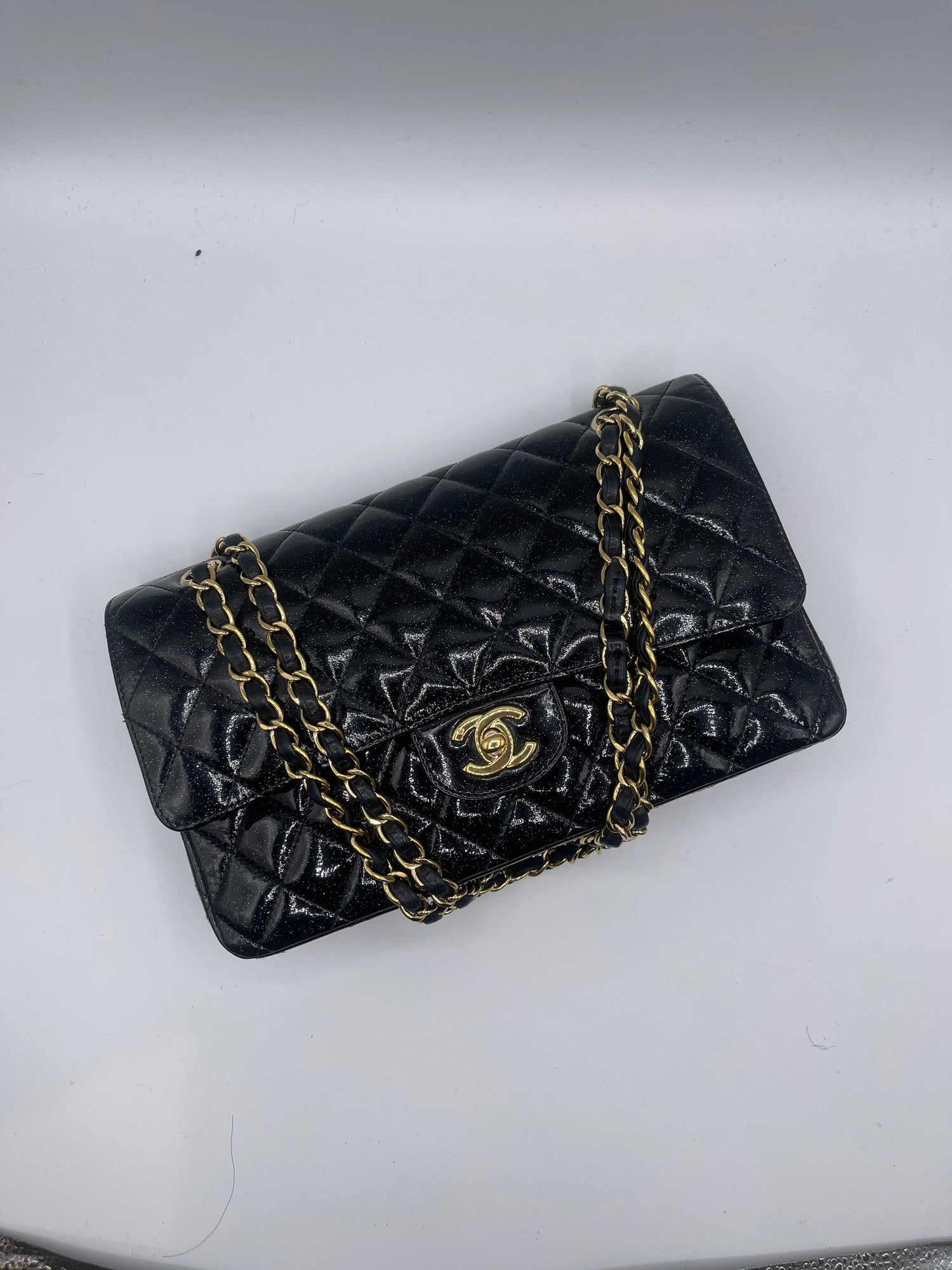 Chanel - Sac 11.12 Timeless noir verni pailleté