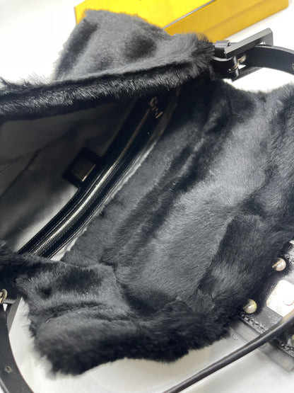 Fendi - Sac Baguette Fourrure Noir