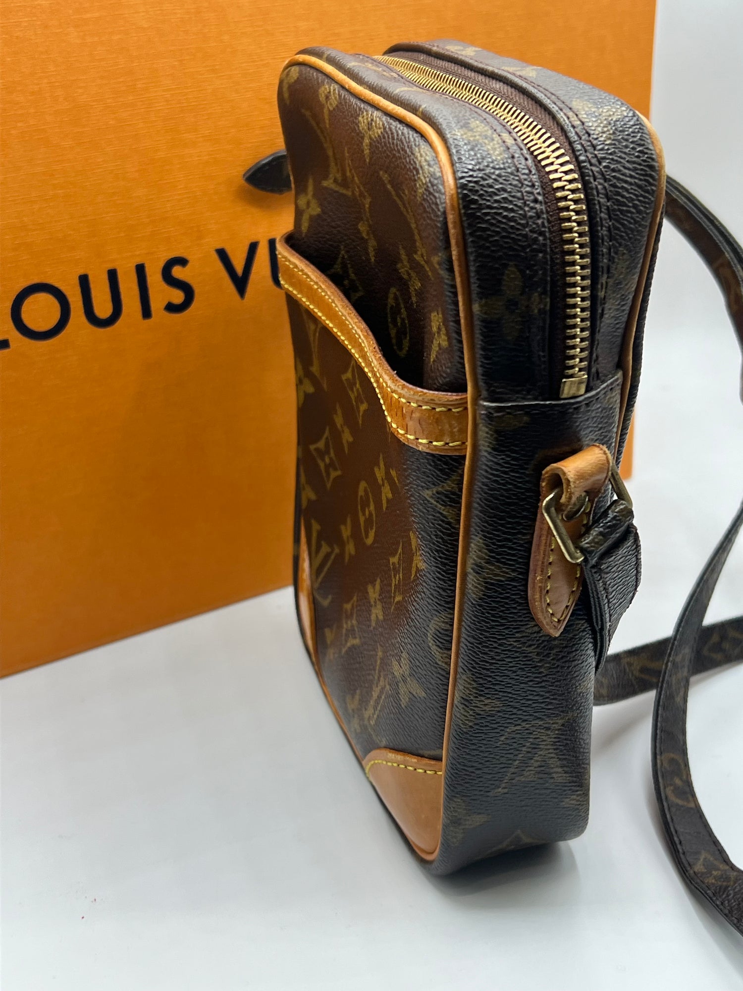 Louis Vuitton - pochette bandoulière Danube