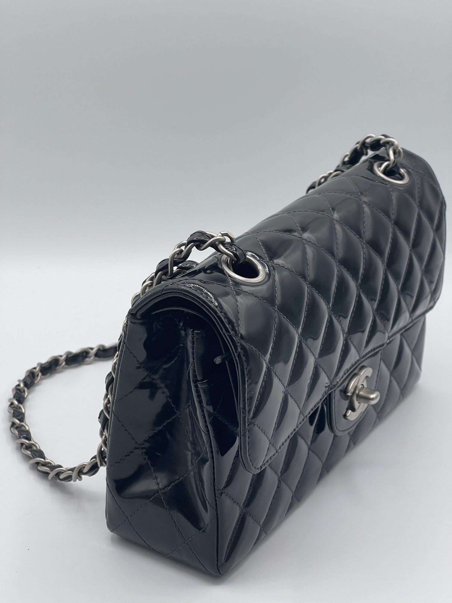 Chanel - sac classique small cuir verni noir