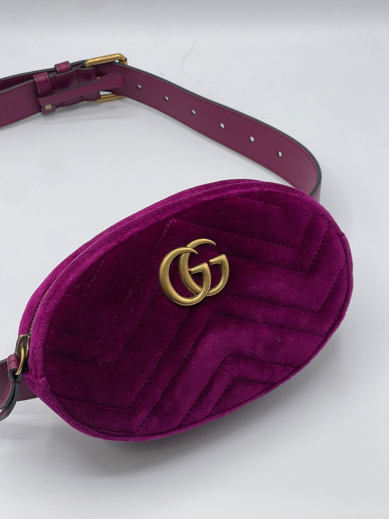 Gucci - Marmont purple velvet belt bag