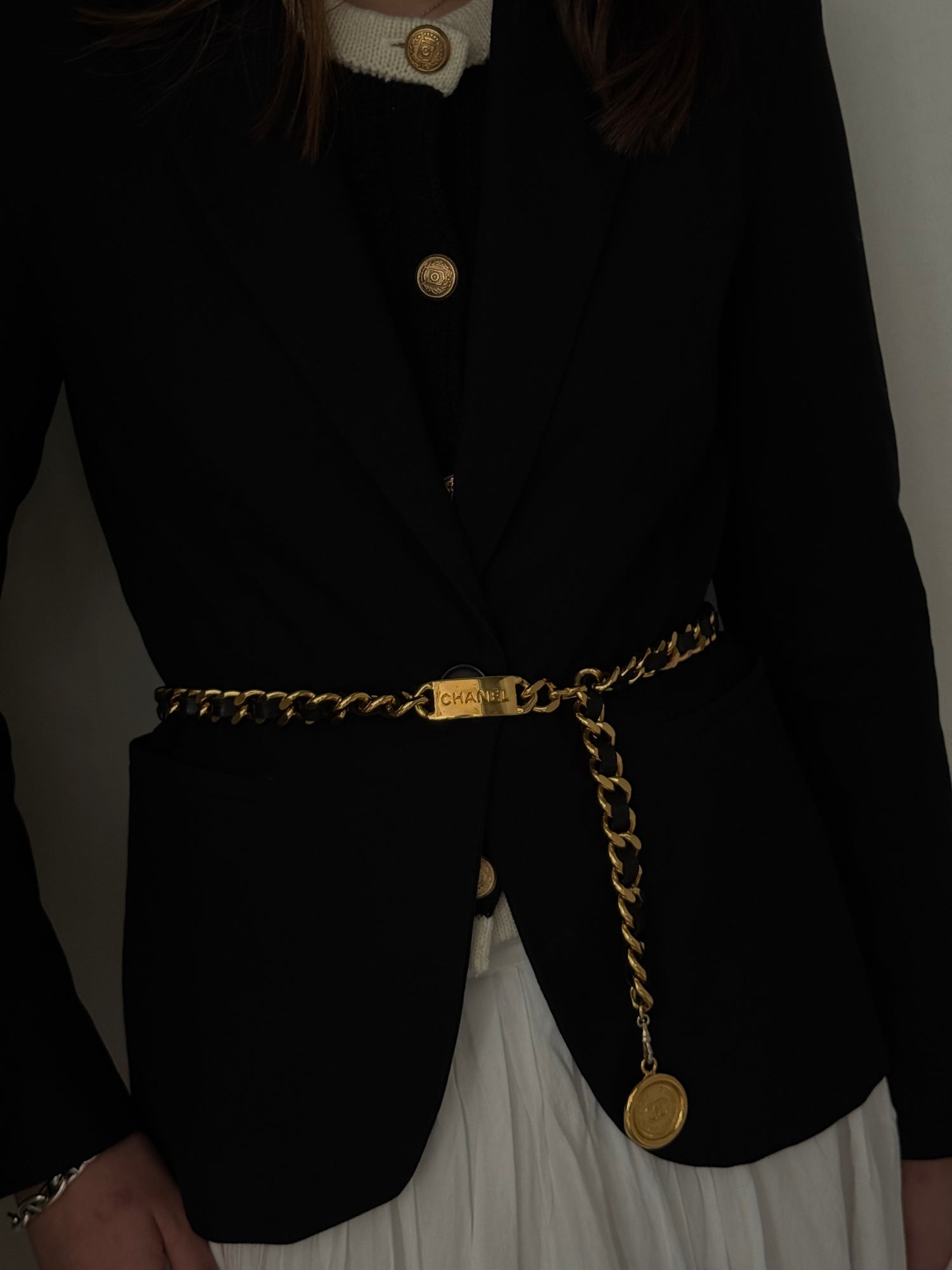 Chanel - Ceinture vintage Médaillon entrelacée cuir noir