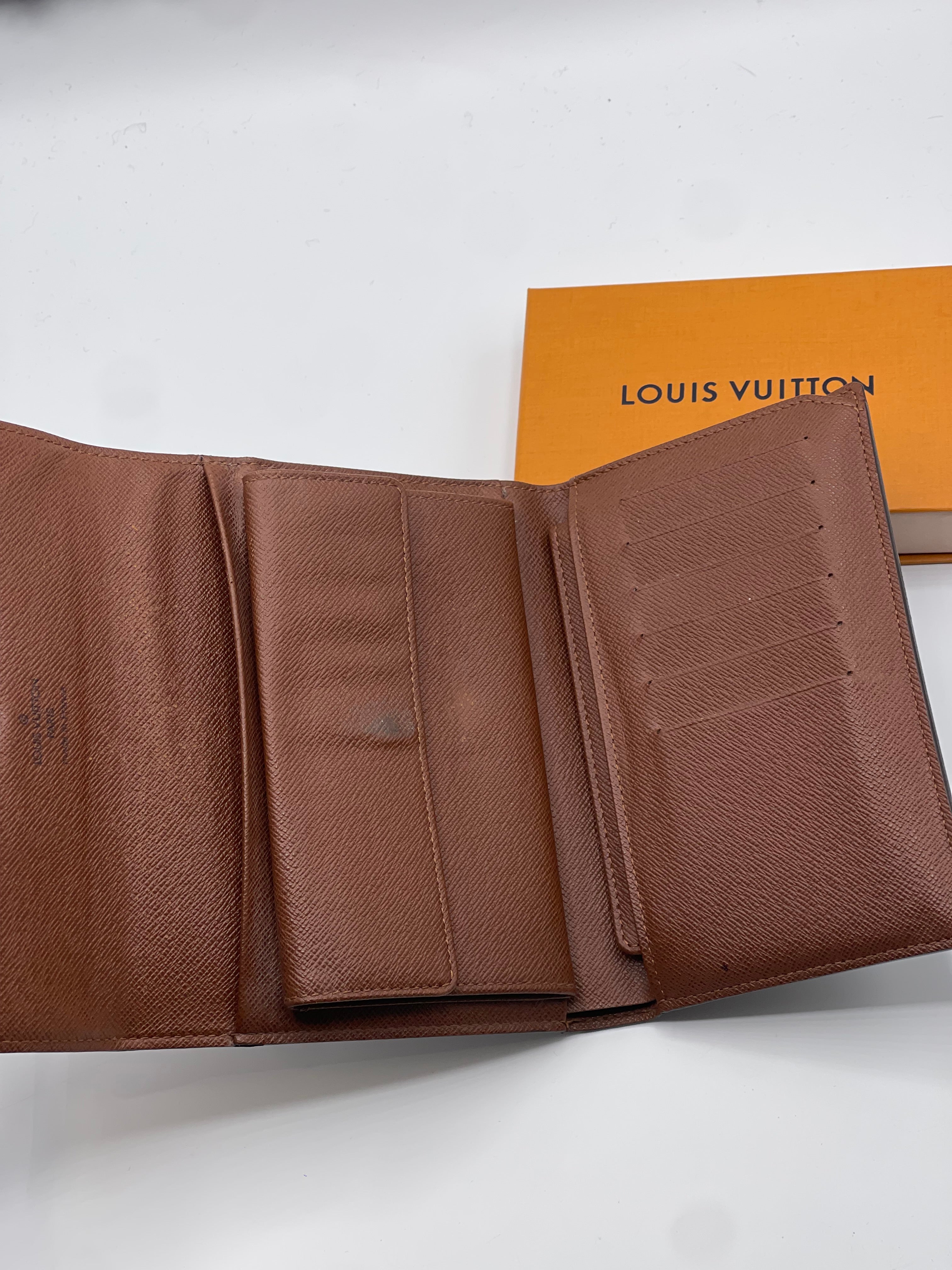 Louis Vuitton Portefeuille Sarah monogramme