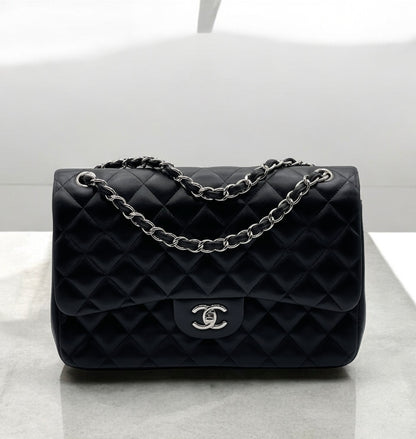 Chanel - Classic 11.12 Jumbo bag