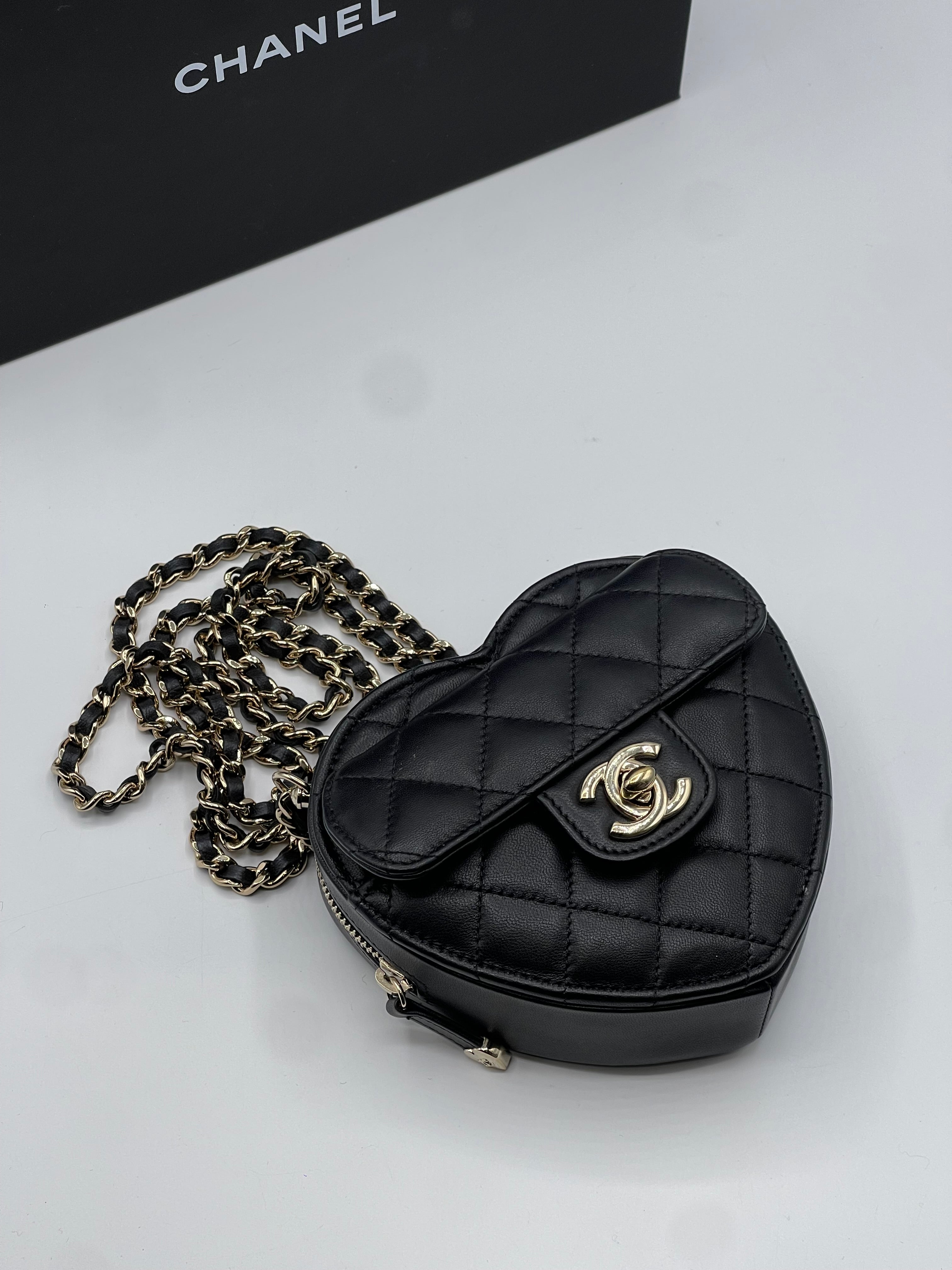 Chanel - Sac Cœur Noir PM