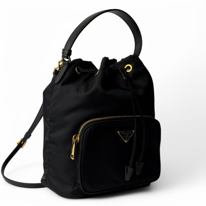 Prada - Sac seau nylon noir