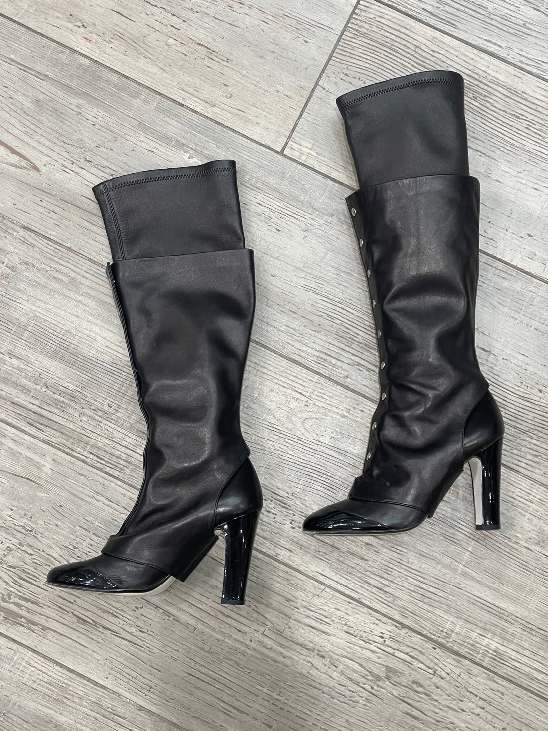 Chanel - Bottes en cuir destructuré noir T38