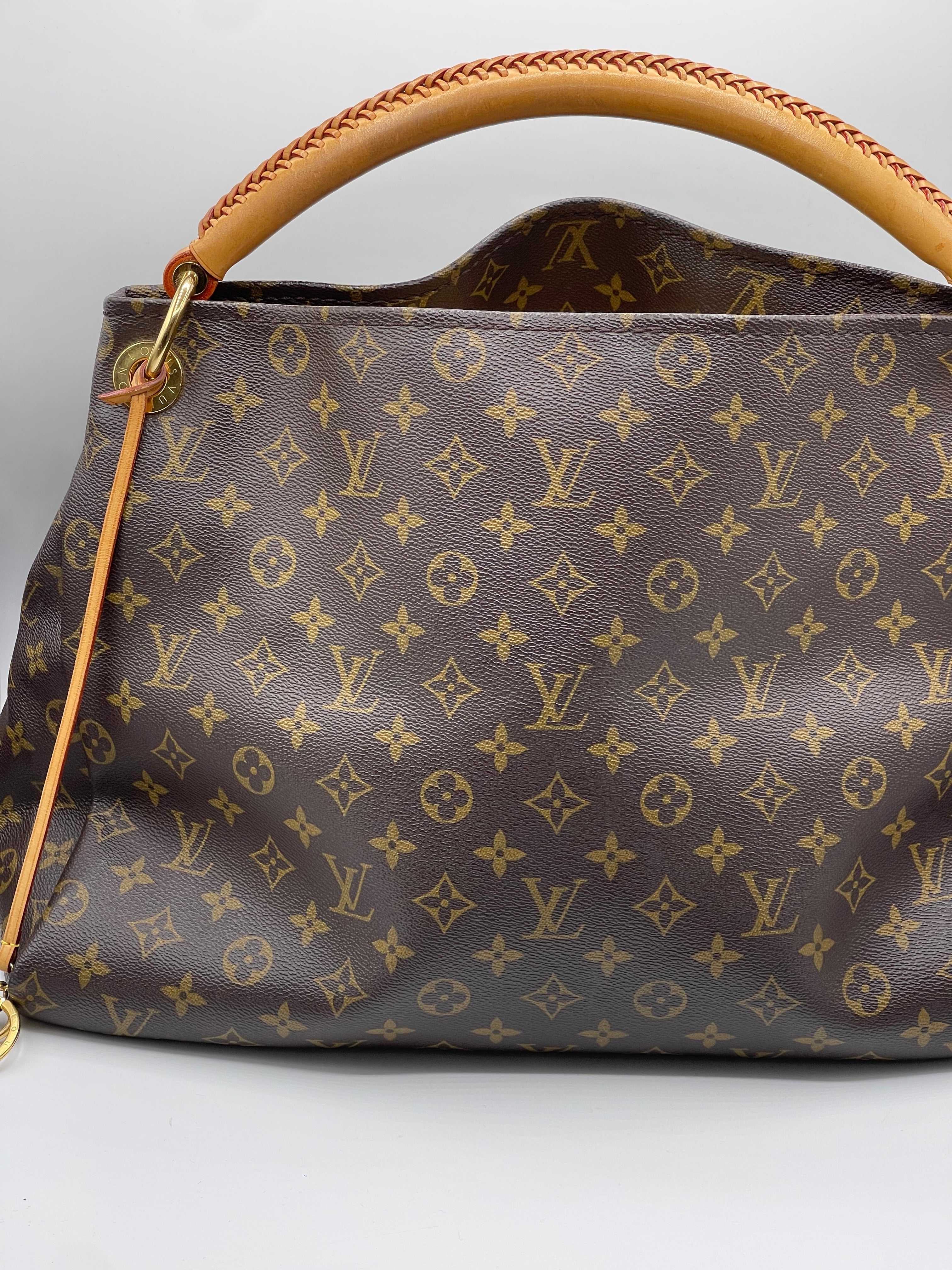 Louis Vuitton - Sac Artsy