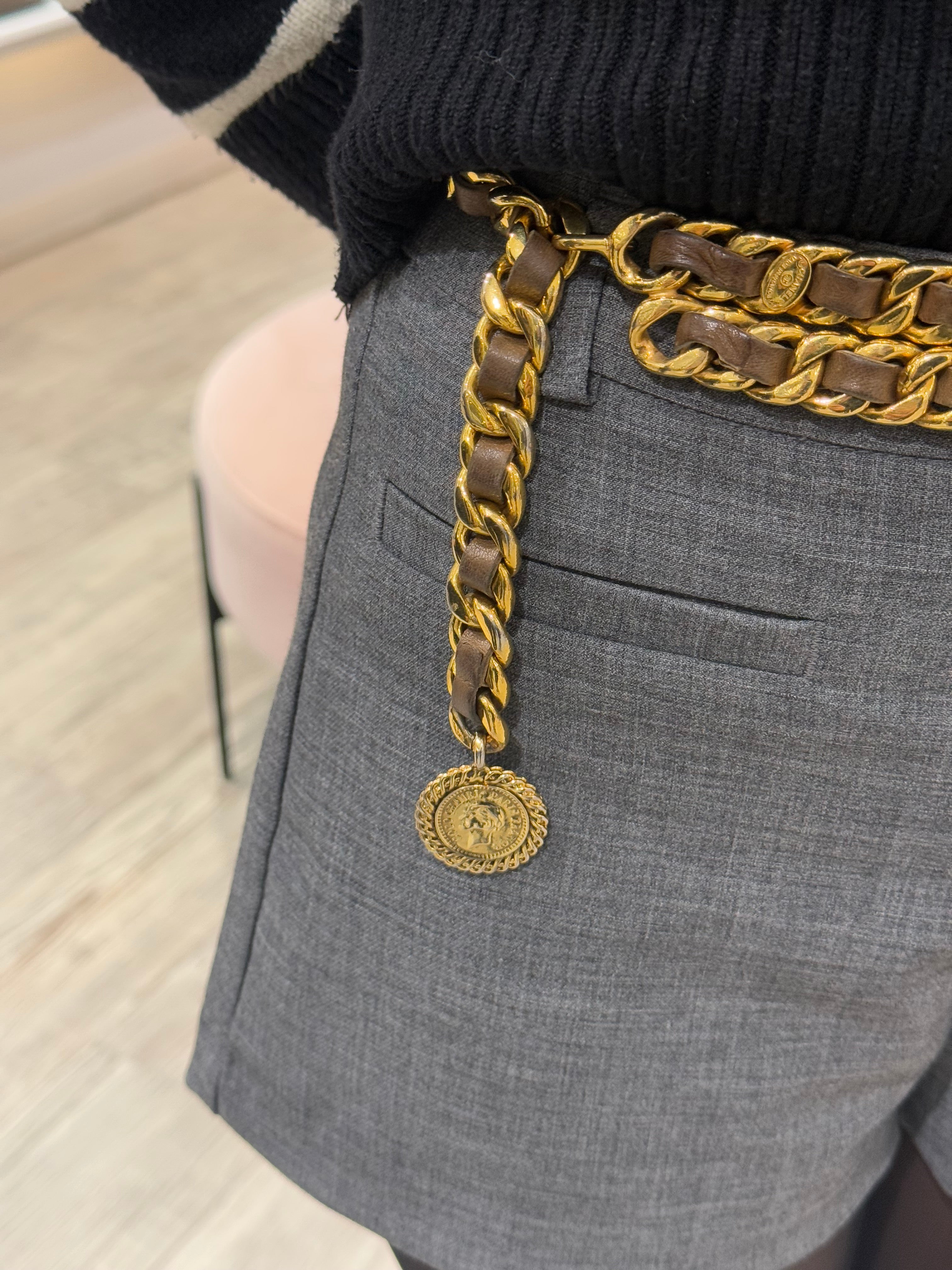 Chanel - Ceinture vintage médaillon chaîne entrelacée marron