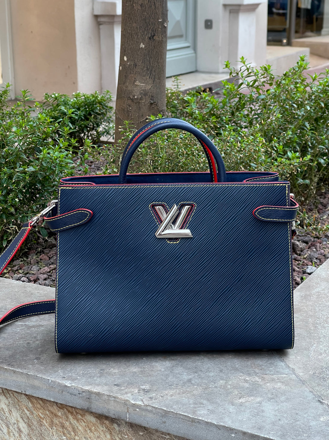 Louis Vuitton – Sac Twist-Einkaufstasche aus Leder