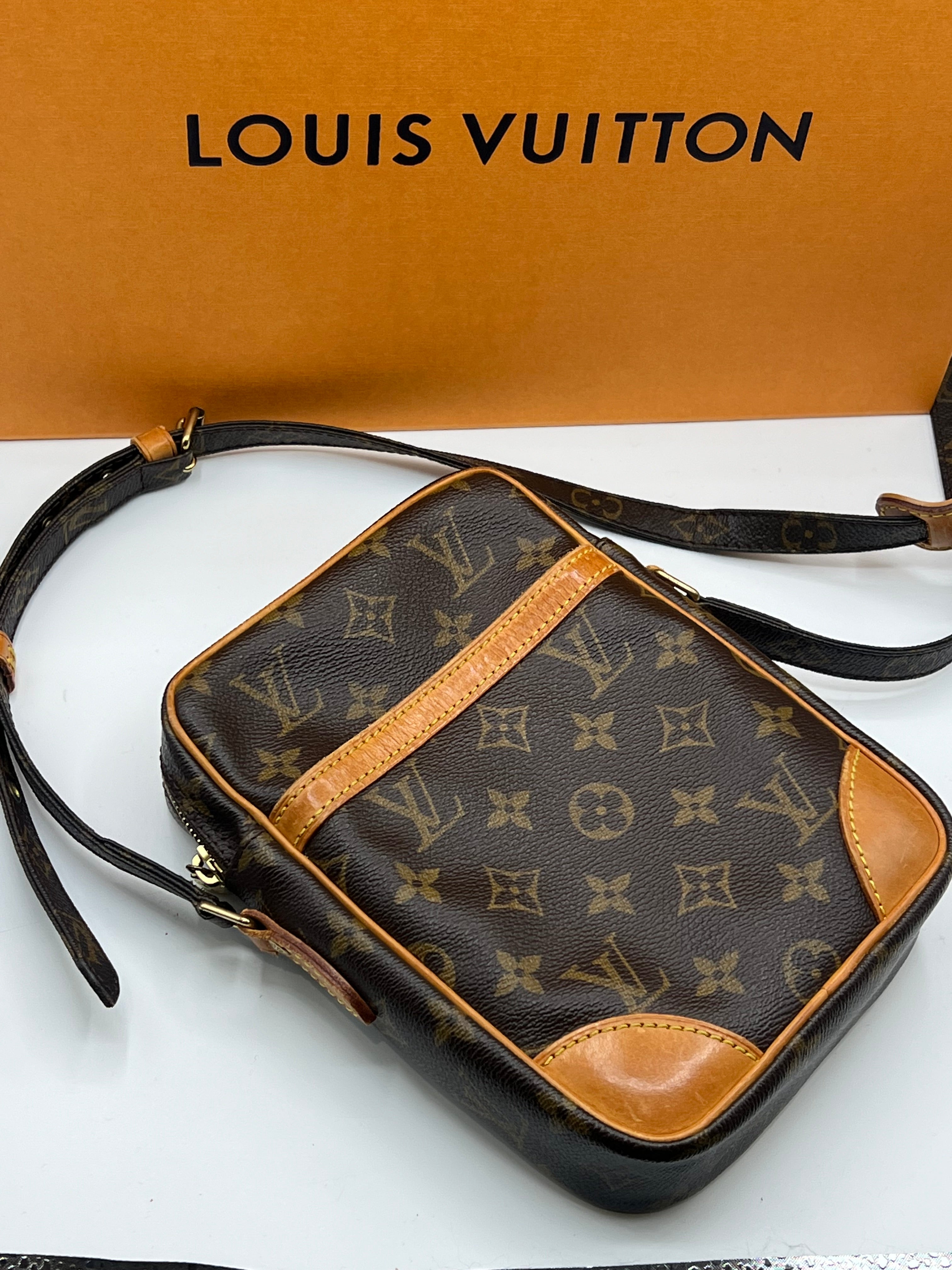 Louis Vuitton - pochette bandoulière Danube