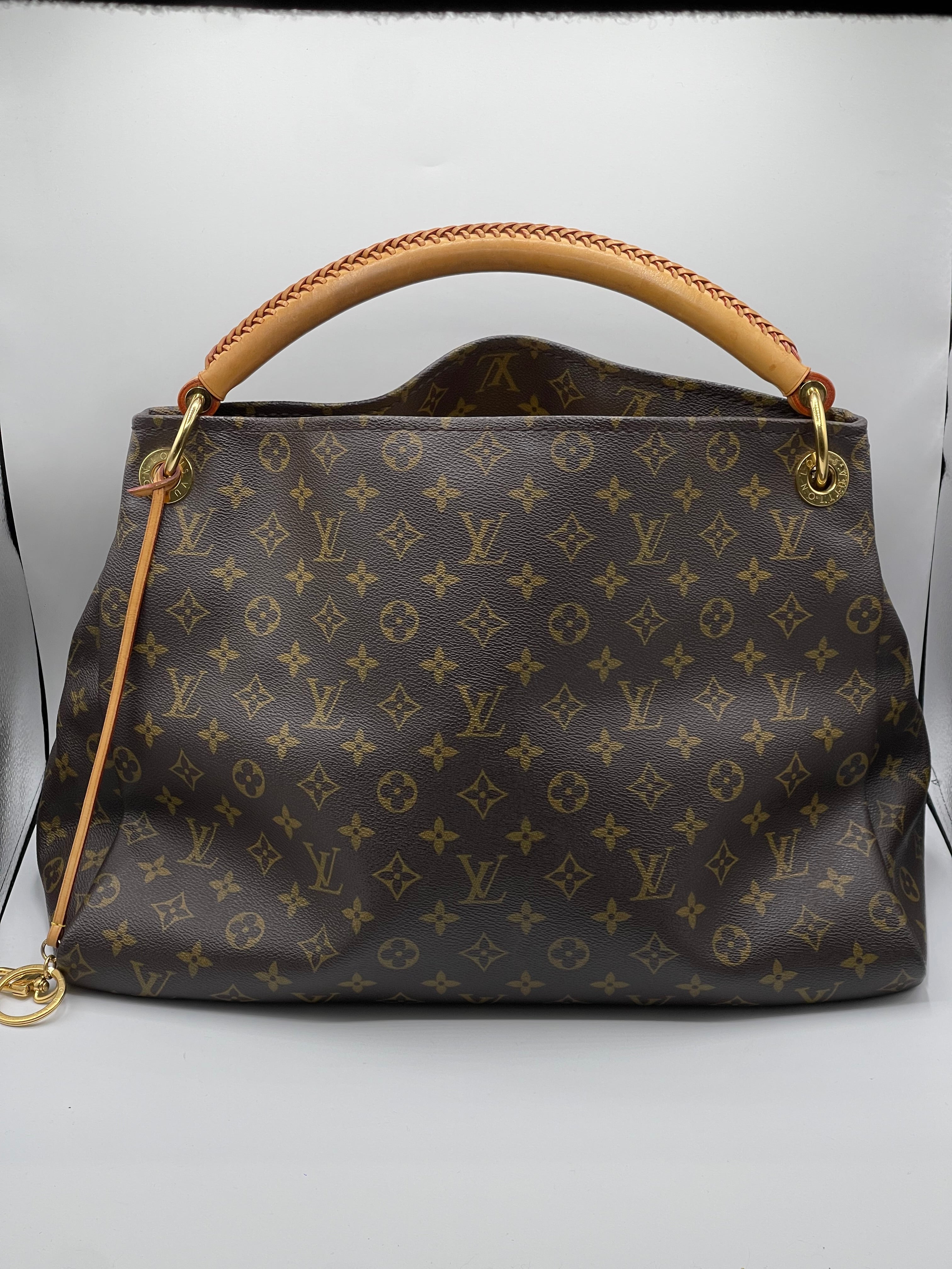 Louis Vuitton - Sac Artsy