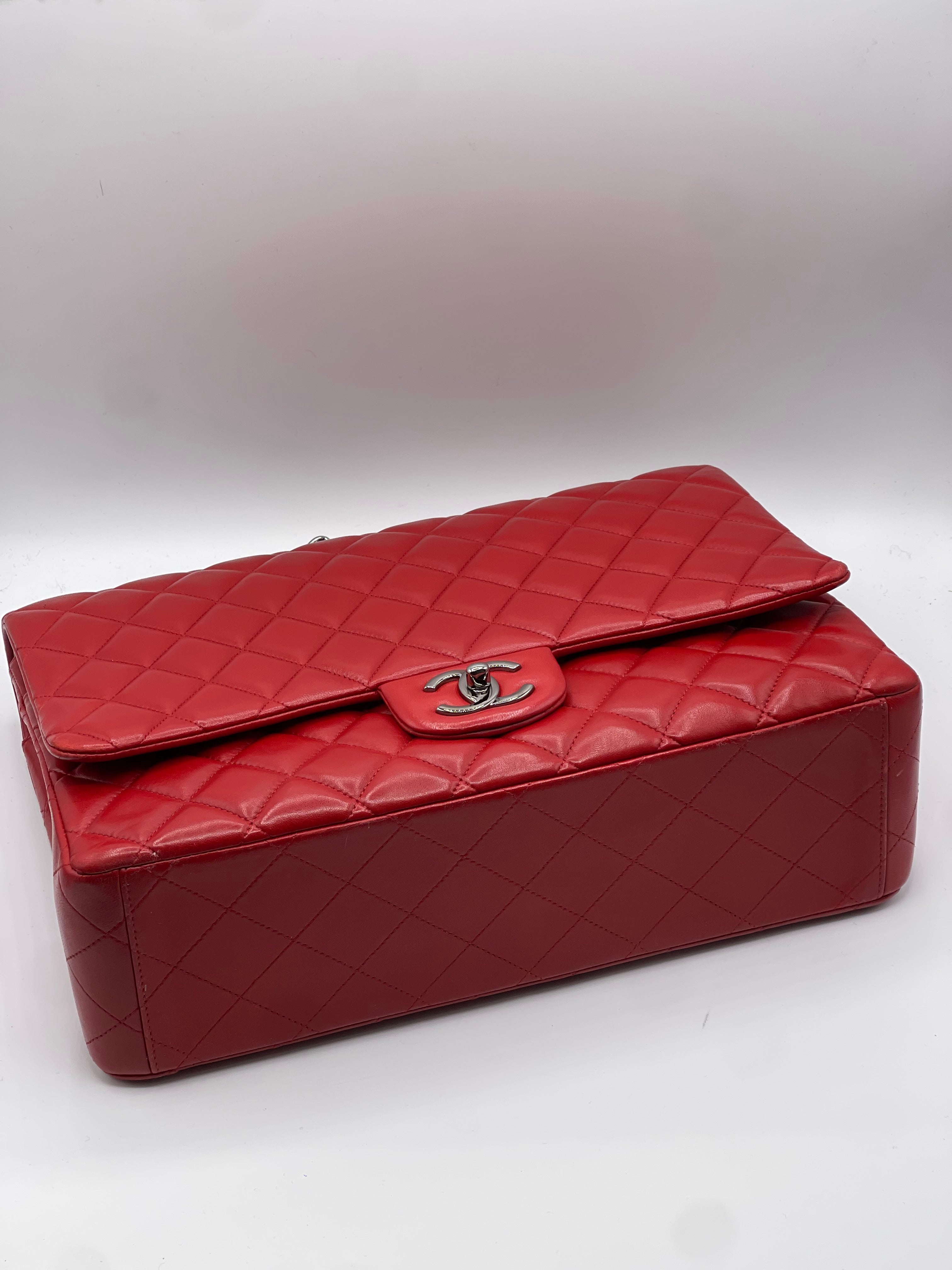 Chanel - Sac Classique Maxi Jumbo rouge