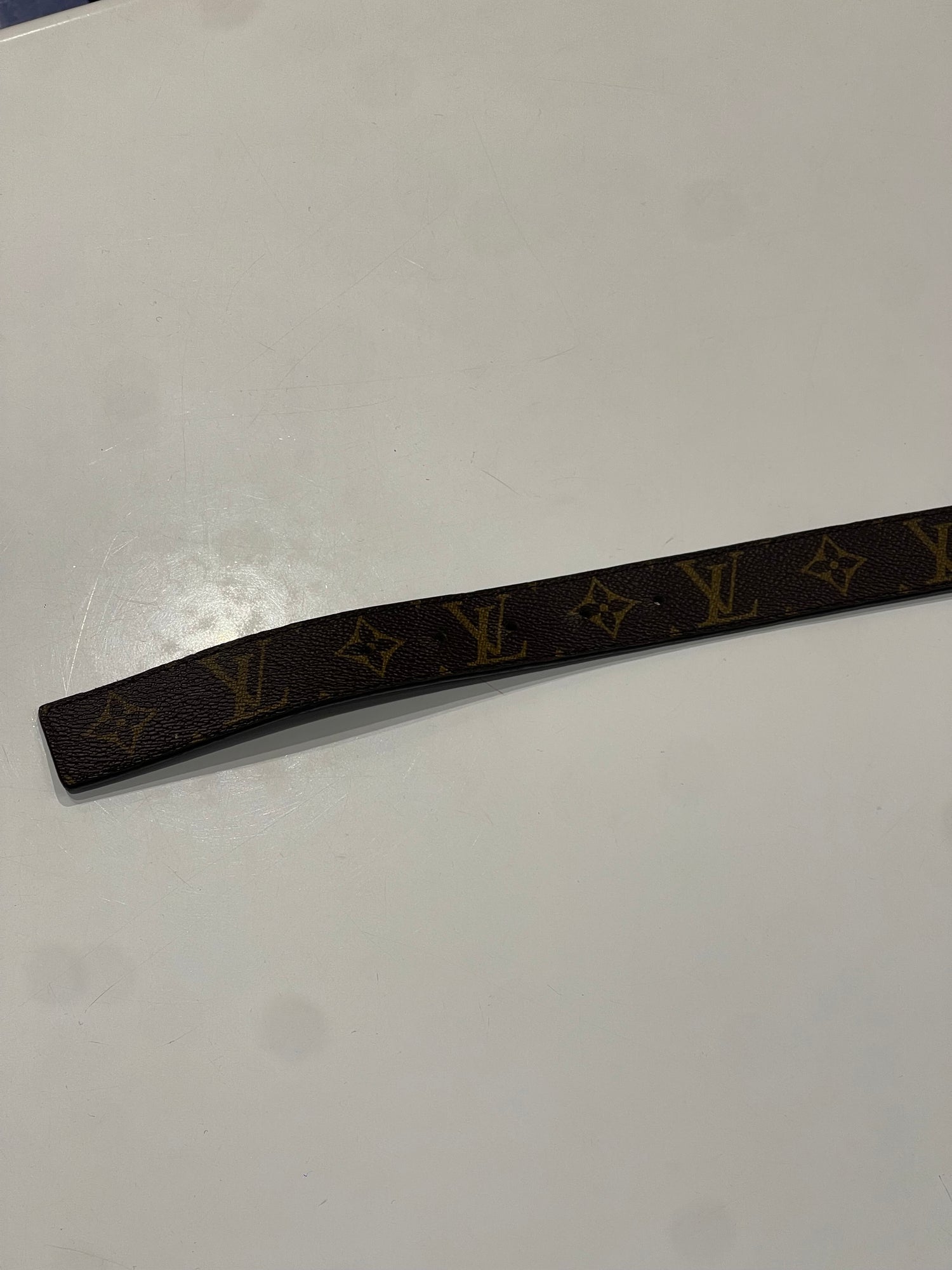 Louis Vuitton - Ceinture monogramme réversible T80