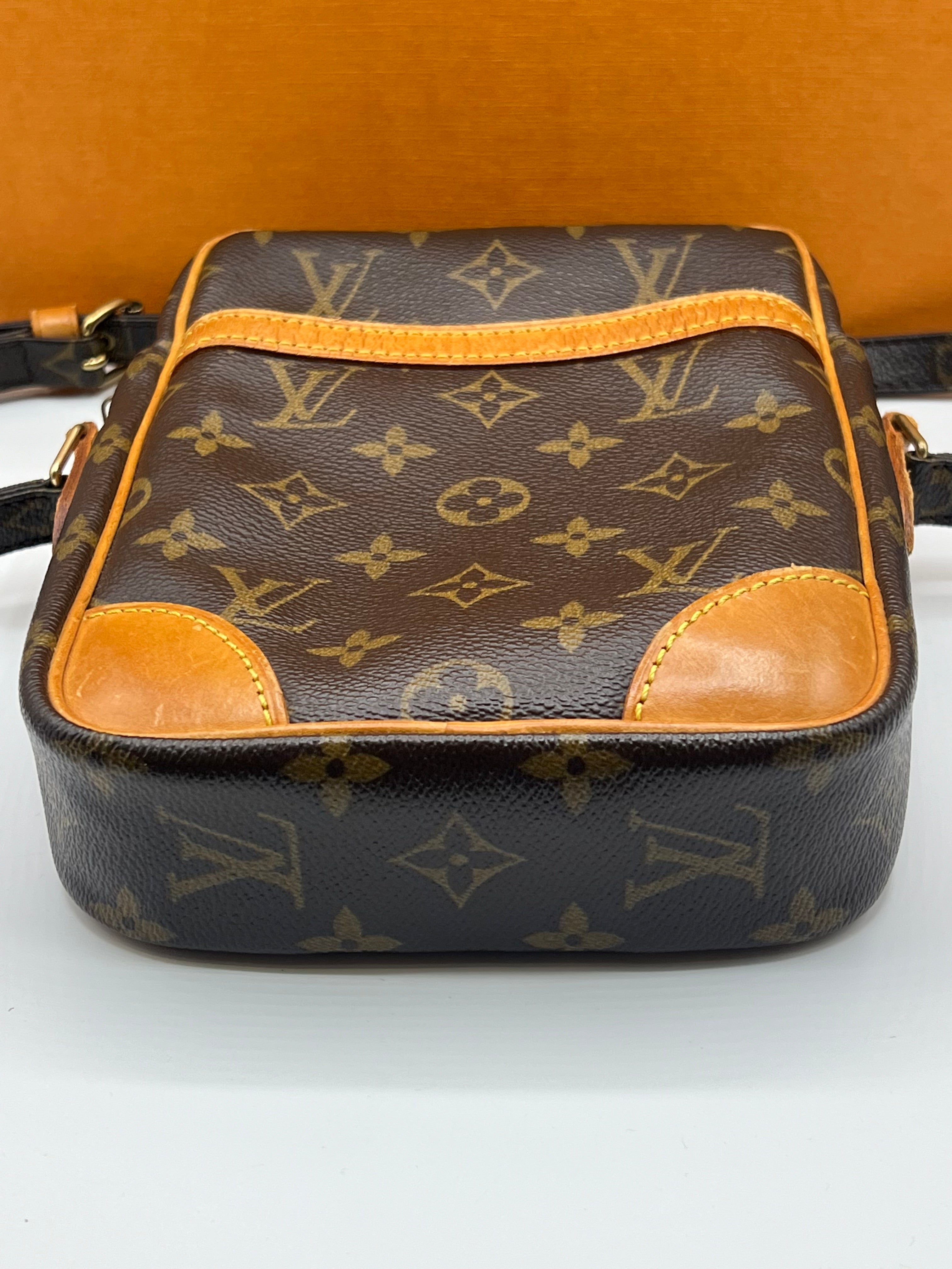 Louis Vuitton - pochette bandoulière Danube