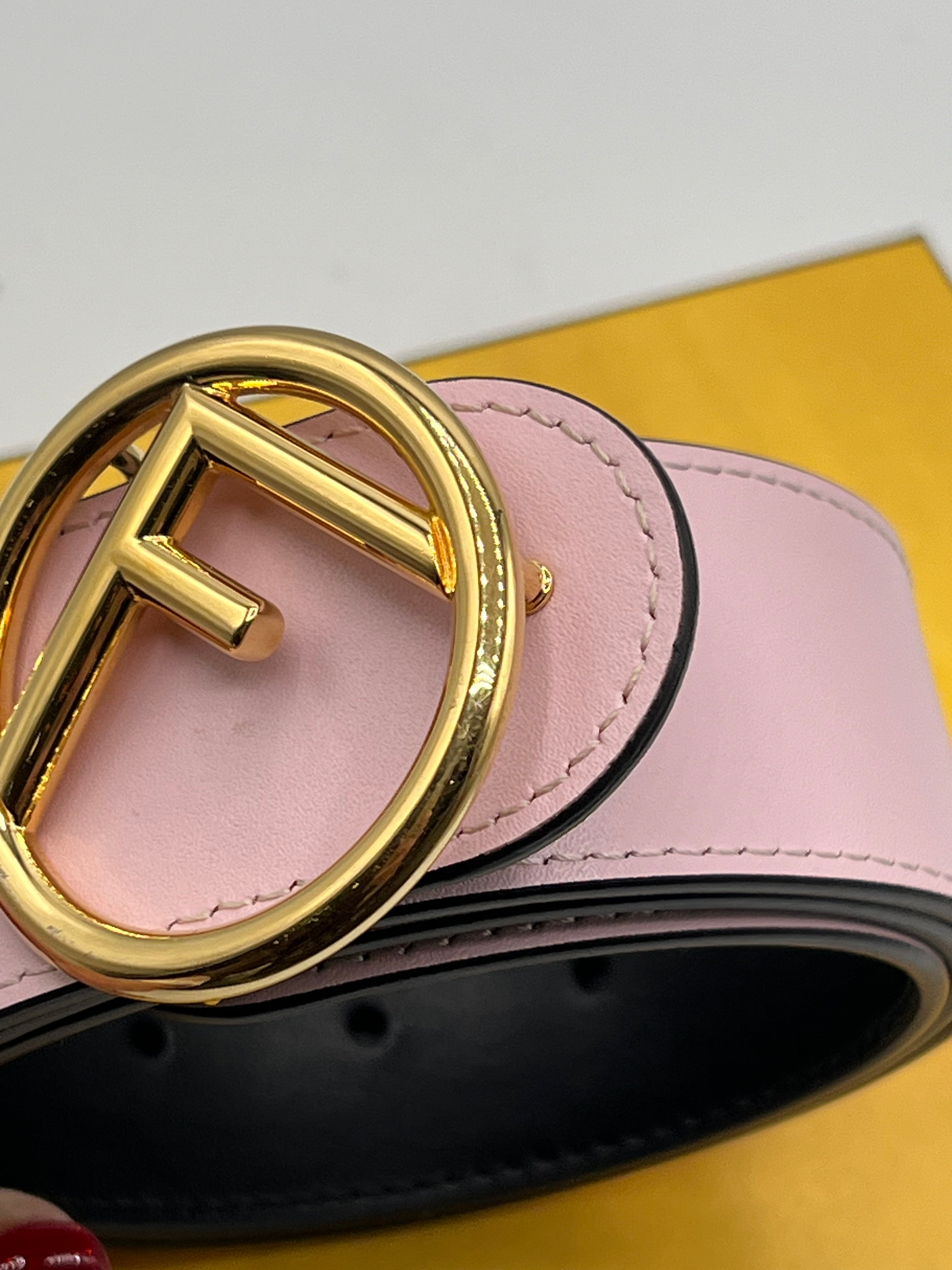 Fendi - ceinture réversible cuir noir / rose