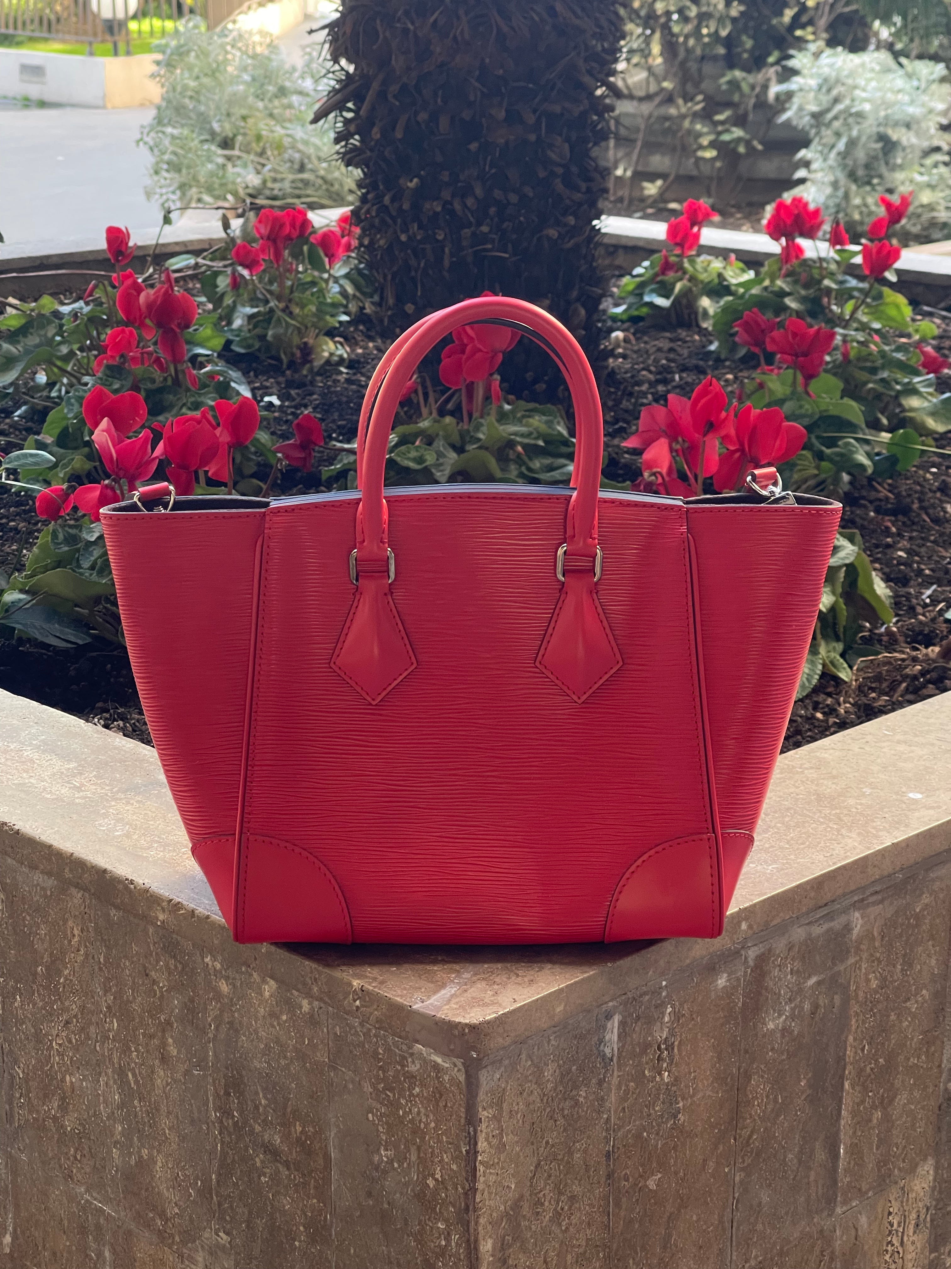 Louis Vuitton - Borsa Phenix in pelle Epi rossa