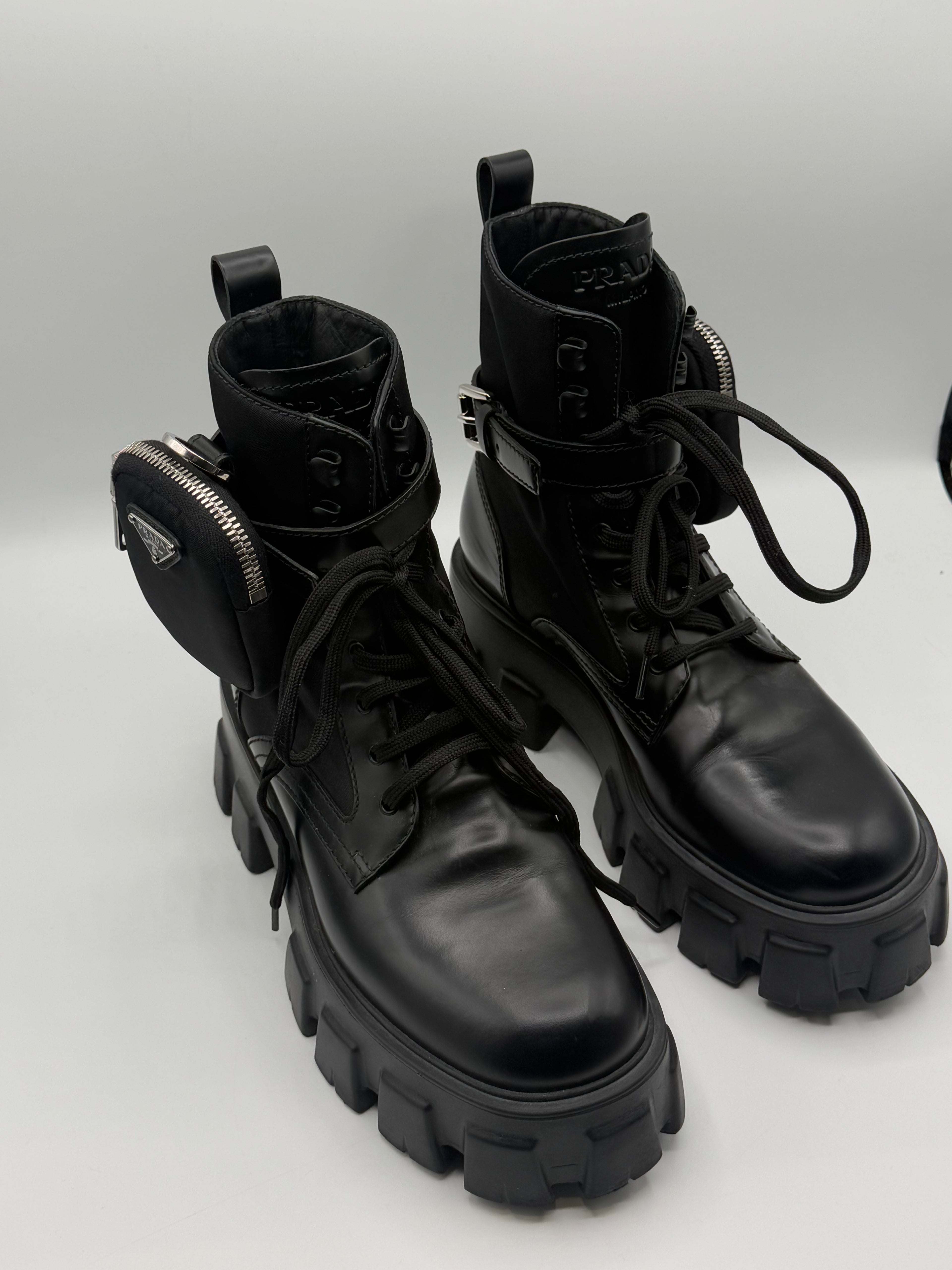 Prada - Bottes Monolith en cuir et Re-nylon T38