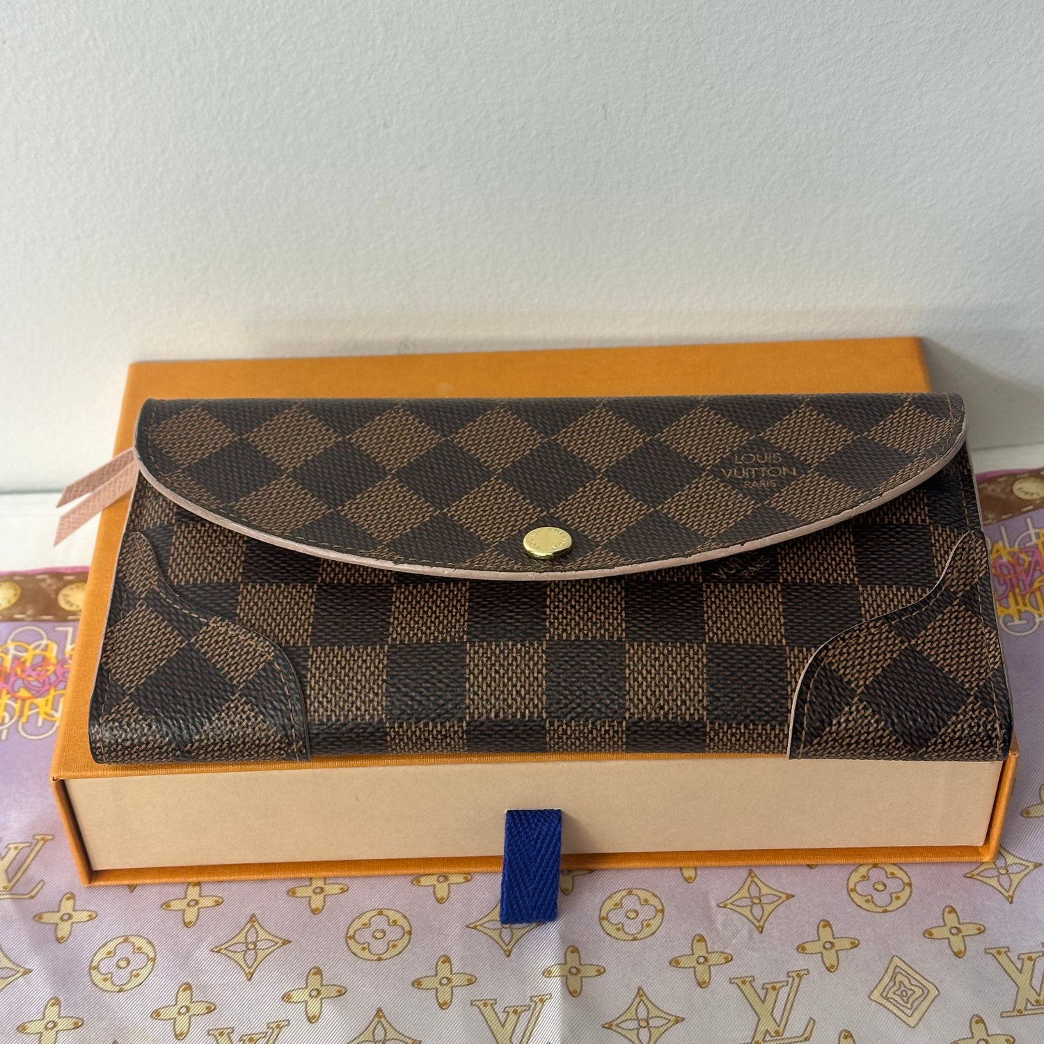 Louis Vuitton – Emilie-Geldbörse