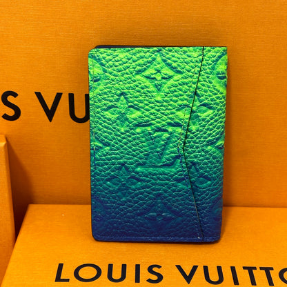 Louis Vuitton – Karteninhaber