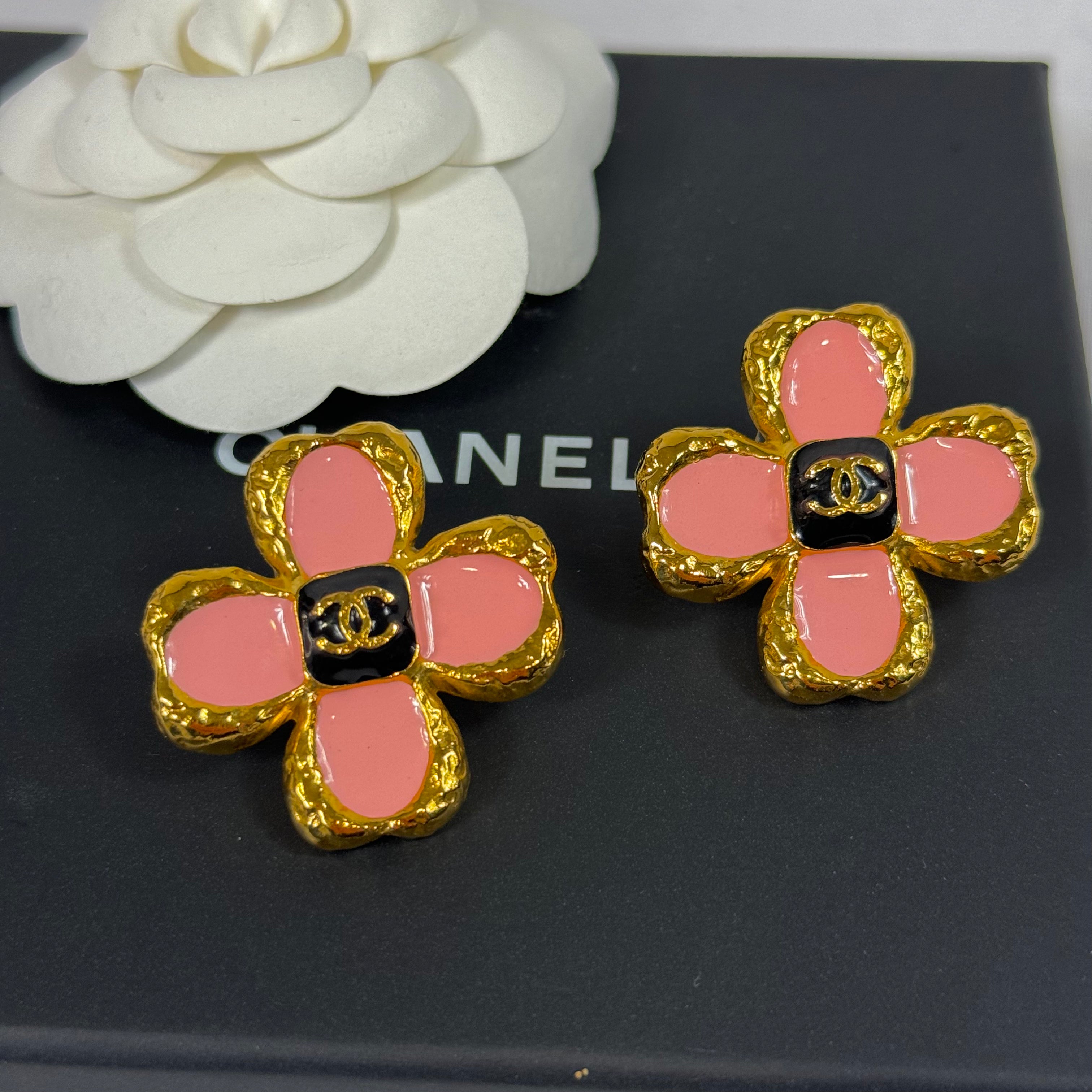 Chanel - CC earrings