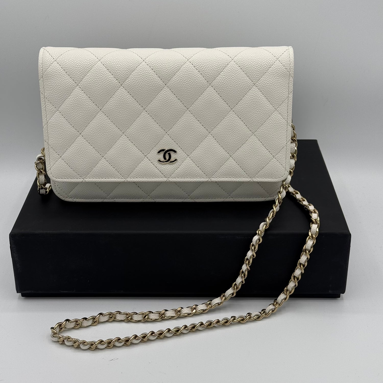 Chanel caviar quilted wallet sale